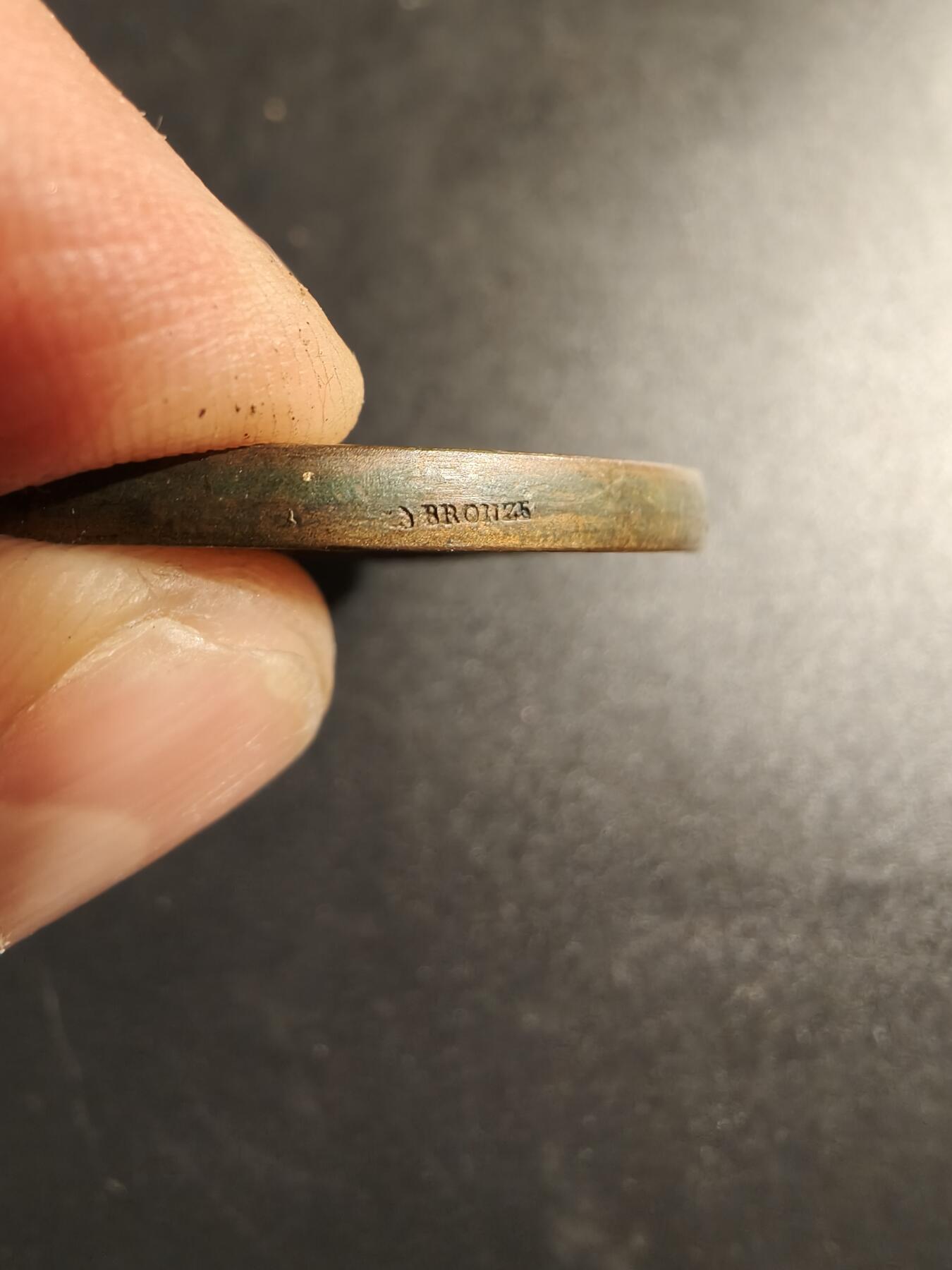 老王徽章第167期 法国波尔多市大铜章     直径41mm.    重量40g