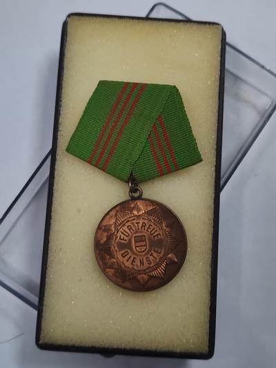 韵星假日拍卖第三十一期 -- Rimey Holidays Auction 31 - 民主德国铜级内务部武装力量圆满服役奖章 极早期无国徽版本带原盒
