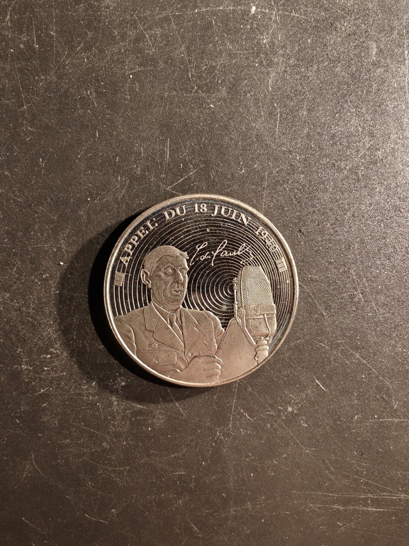 老王徽章第167期 法国二战纪念章    1940年夏尔戴高乐成立“自由法国”      直径41mm.     重量31.1g