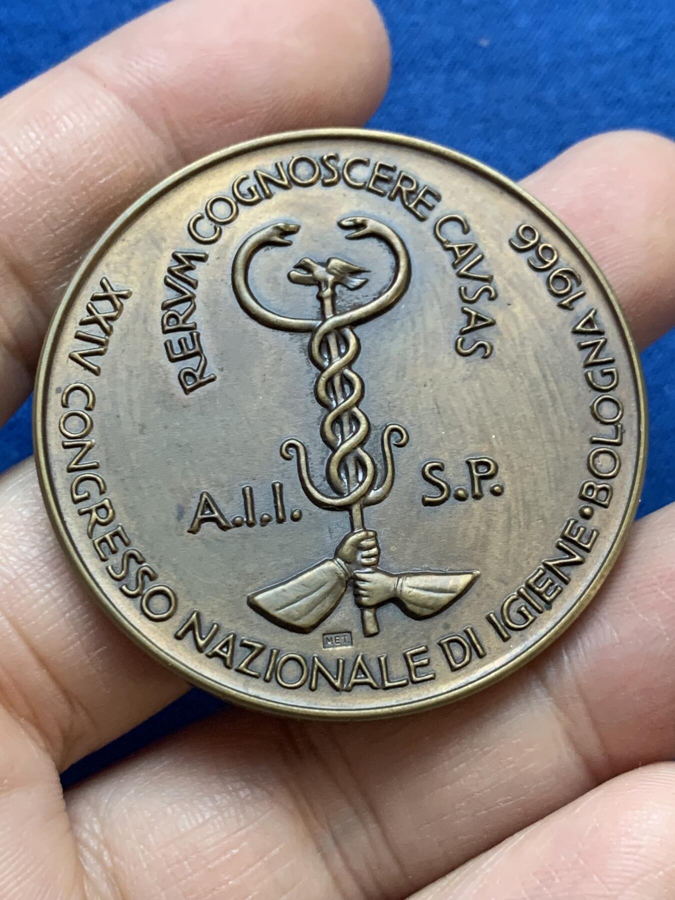《竞宝斋》第444场 周日，周一，2场连拍 （全场包邮） 意大利预防与公共卫生协会铜章 正面是公共卫生领域的标志性人物吉塞佩·萨纳雷利 30.15克 44.7mm
