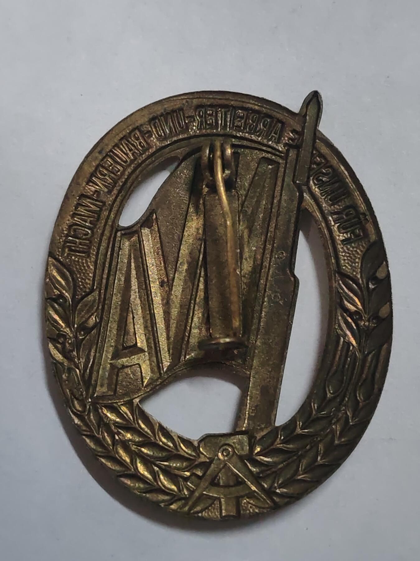 韵星假日拍卖第三十一期 -- Rimey Holidays Auction 31 民主德国人民军军事体能证章