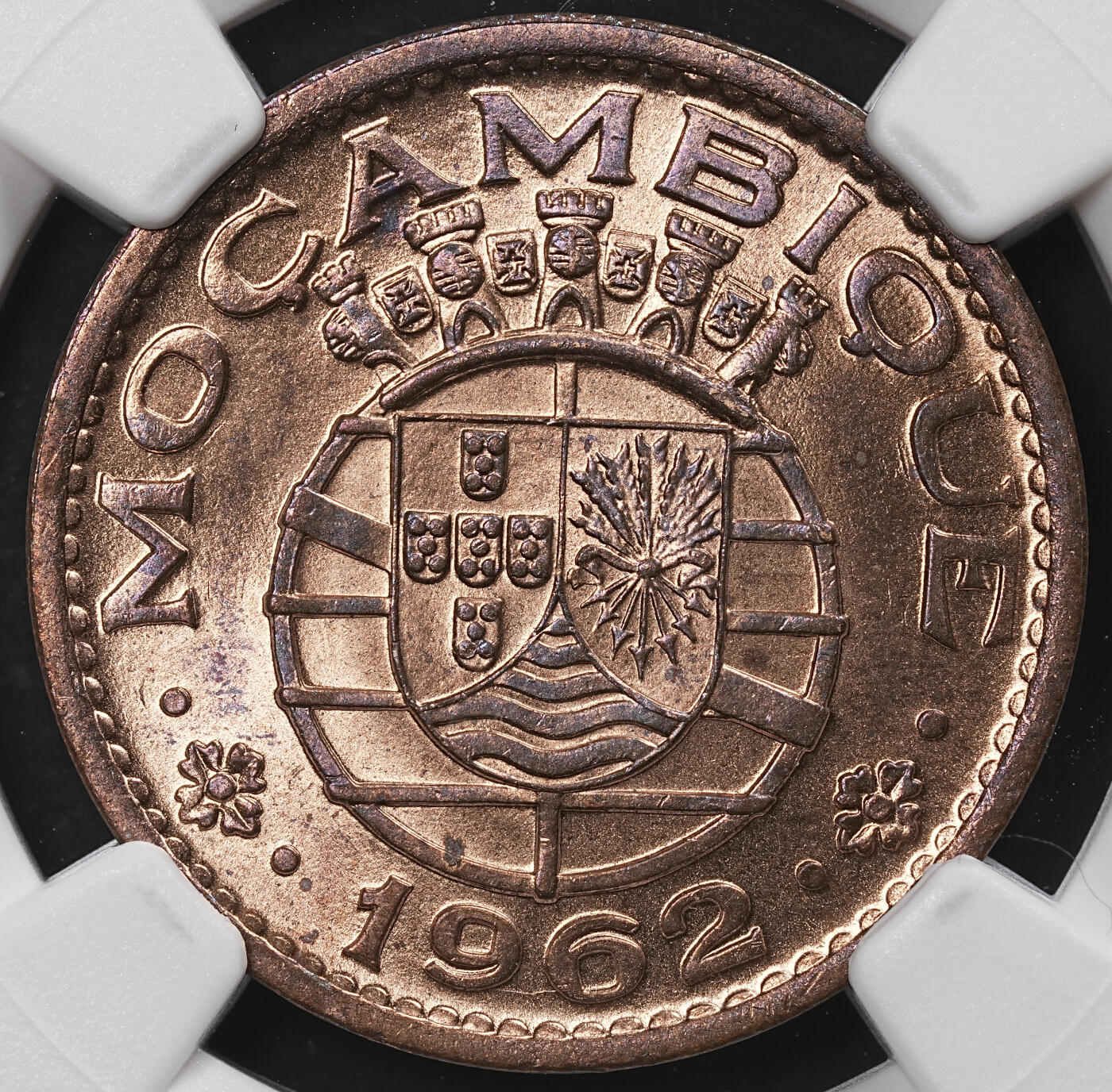 修遠堂世界钱币第九十六期 NGC MS65RB 1962年葡属莫桑比克1埃斯库多铜币 少见的年份