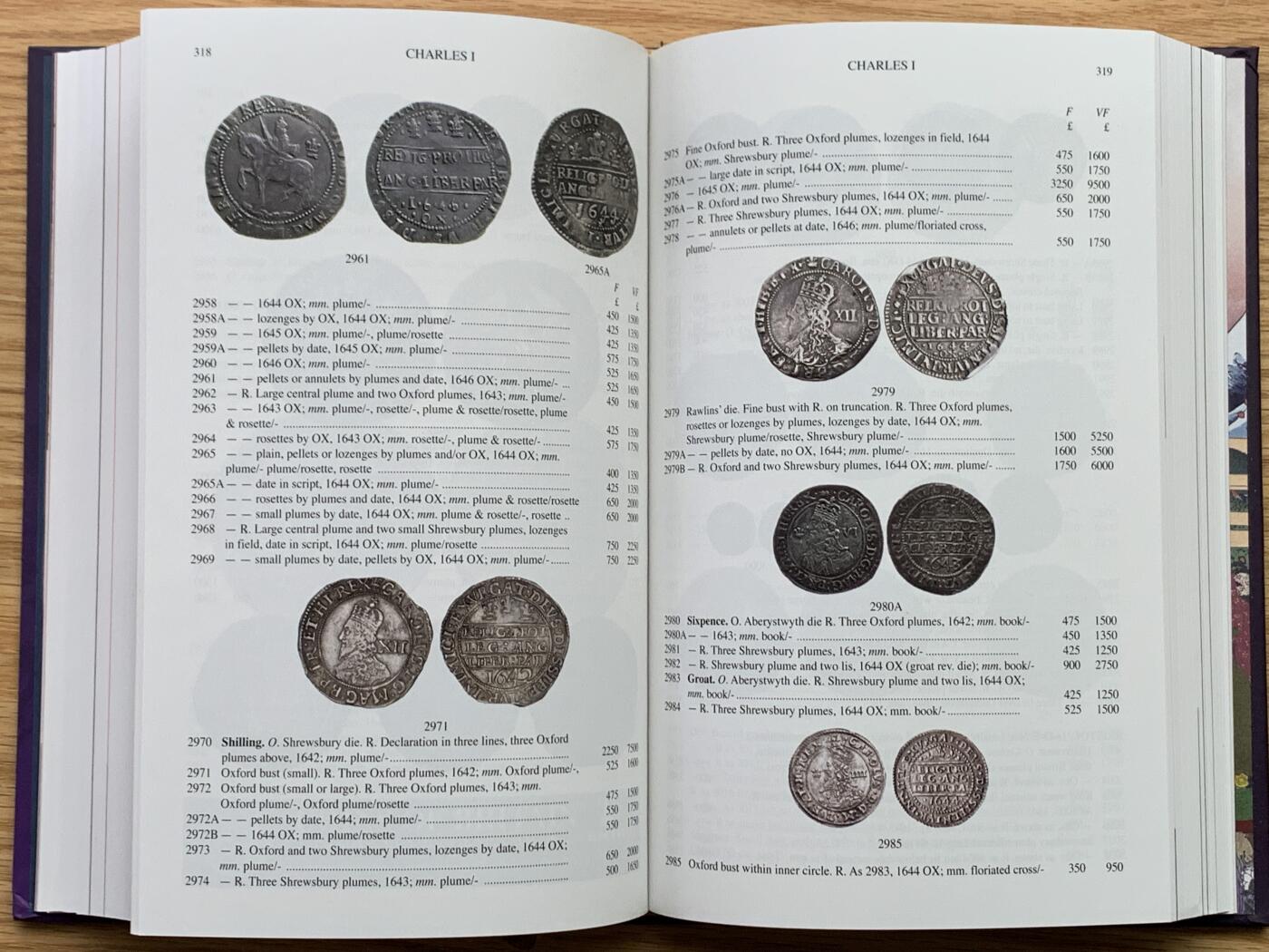 《竞宝斋》第444场 周日，周一，2场连拍 （全场包邮） 2025最新版英国钱币标准目录，完整收录英国从打制币到10进制前的钱币，英系藏家必备，PCGS和NGC官方参考目录，约1.15公斤。