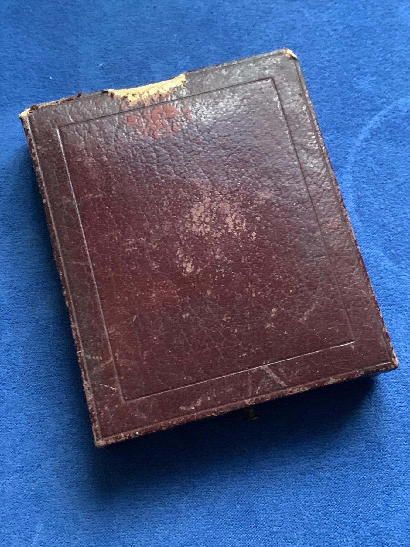 《竞宝斋》第444场 周日，周一，2场连拍 （全场包邮） 可展示 1903年瑞士苏黎世金融银行法国分支机构成立25周年纪念铜章 63.2克 50*64.5mm 丰饶角铜标 带原盒