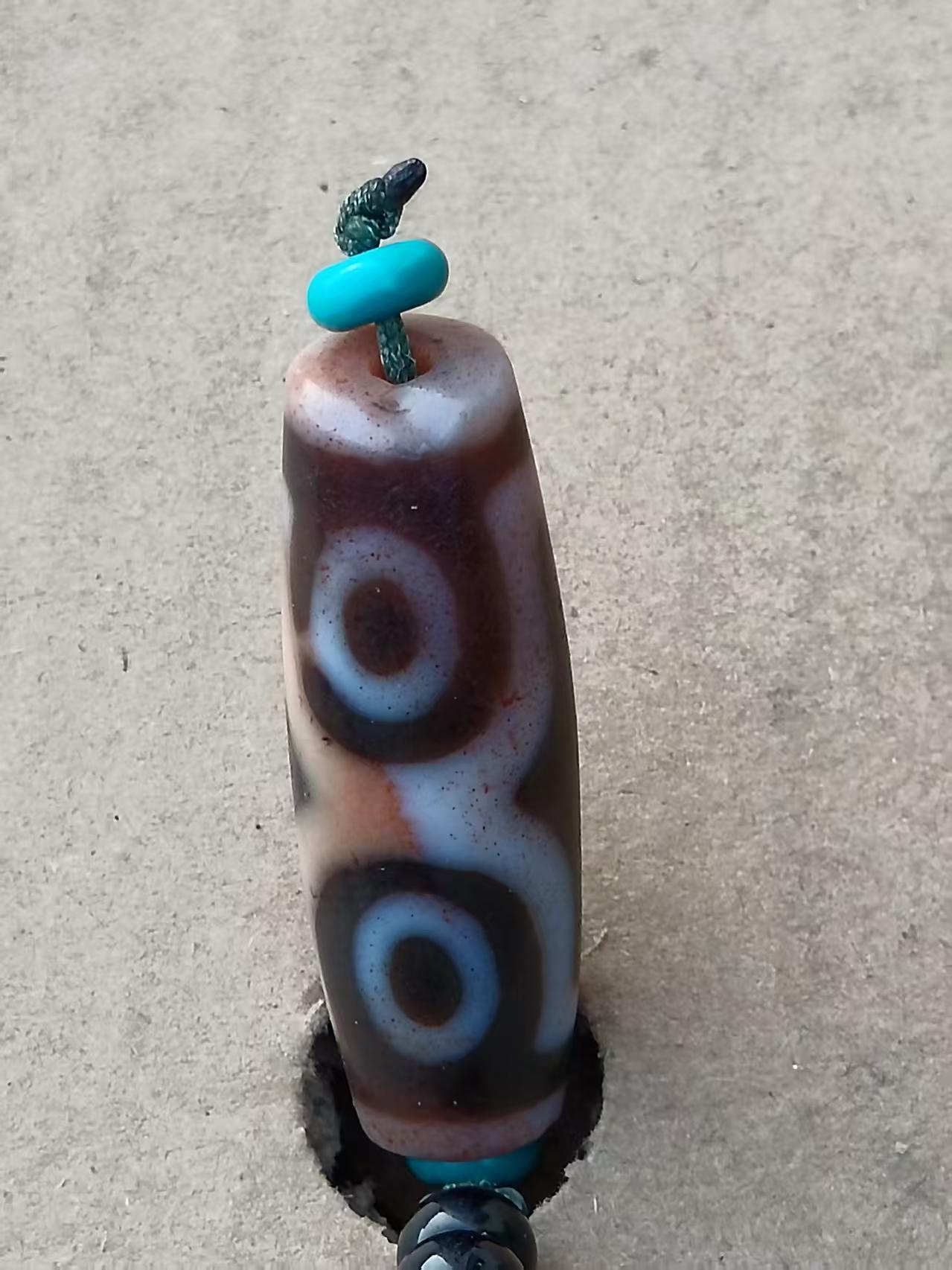 藏传四眼硃砂天珠