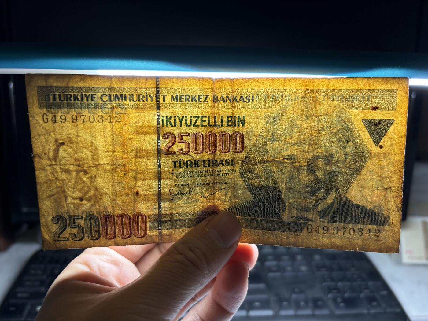 2025年集古藏今外币拍卖第十期-第10场—（总第290拍-纸币专场），本期拍完结算一次，发货时间2-3天，休息几天后继续新的一期拍卖。 1970年土耳其250000里拉