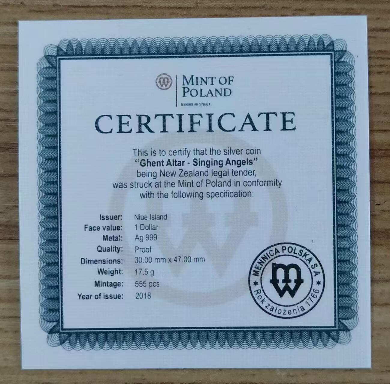 ❤️【币观天下】❤️ 第333期钱币拍卖- 2025.12.5周五晚上6点半场-长期征集拍品 纽埃2018年，凡·埃克兄弟 名画,根特组画系列-“歌唱天使”，异形、镀金、彩色精制银币. 盒证全. 发行仅555枚. 颜色存在凸色现象(由于特有的着色工艺),属于正常现象. 超级精美高颜值漂亮银币. 稀有大师名画系列银币. 国外售价151美元