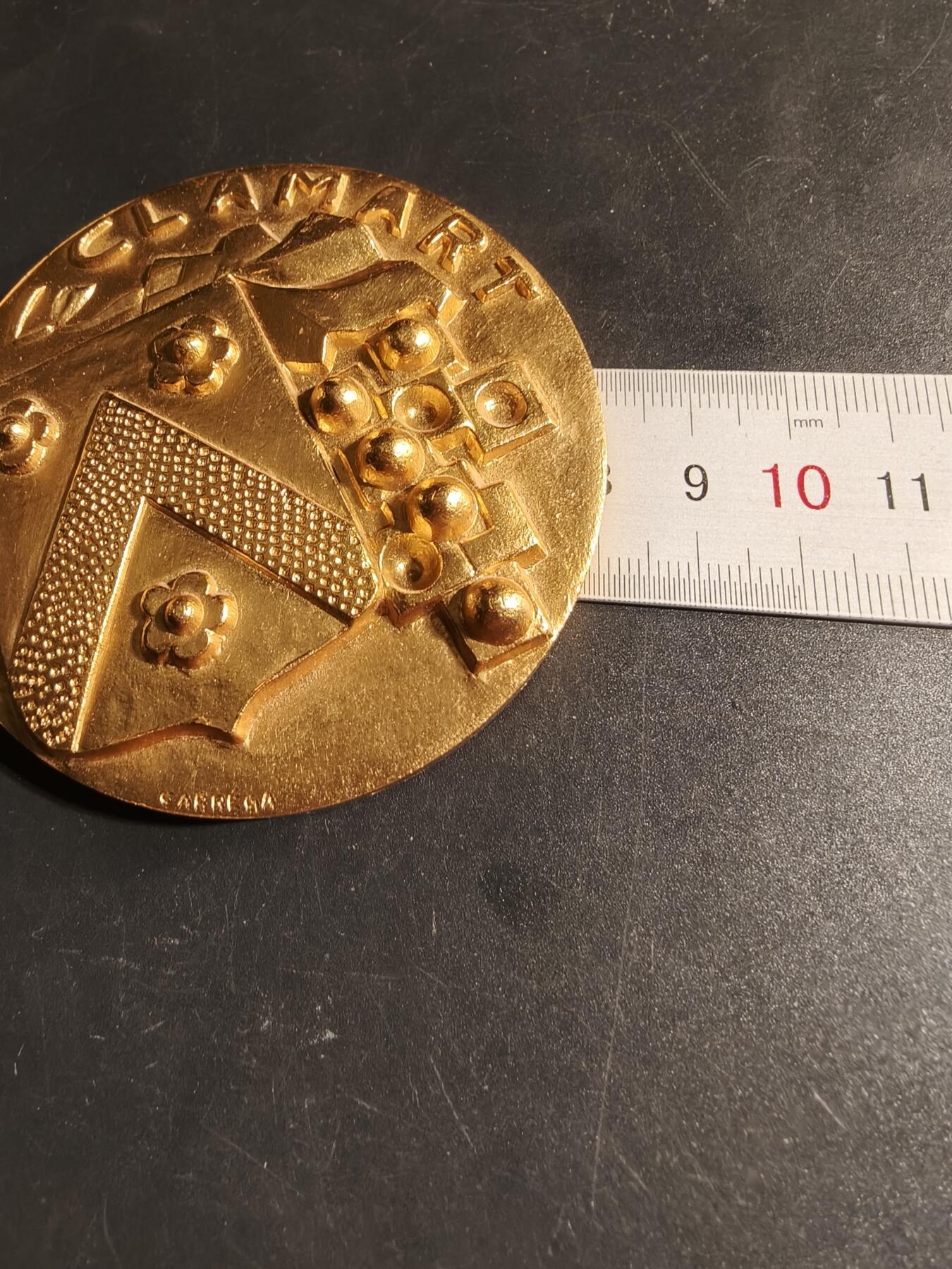 老王徽章第167期 法国克拉玛市大铜章     直径80mm.    重量331.2g