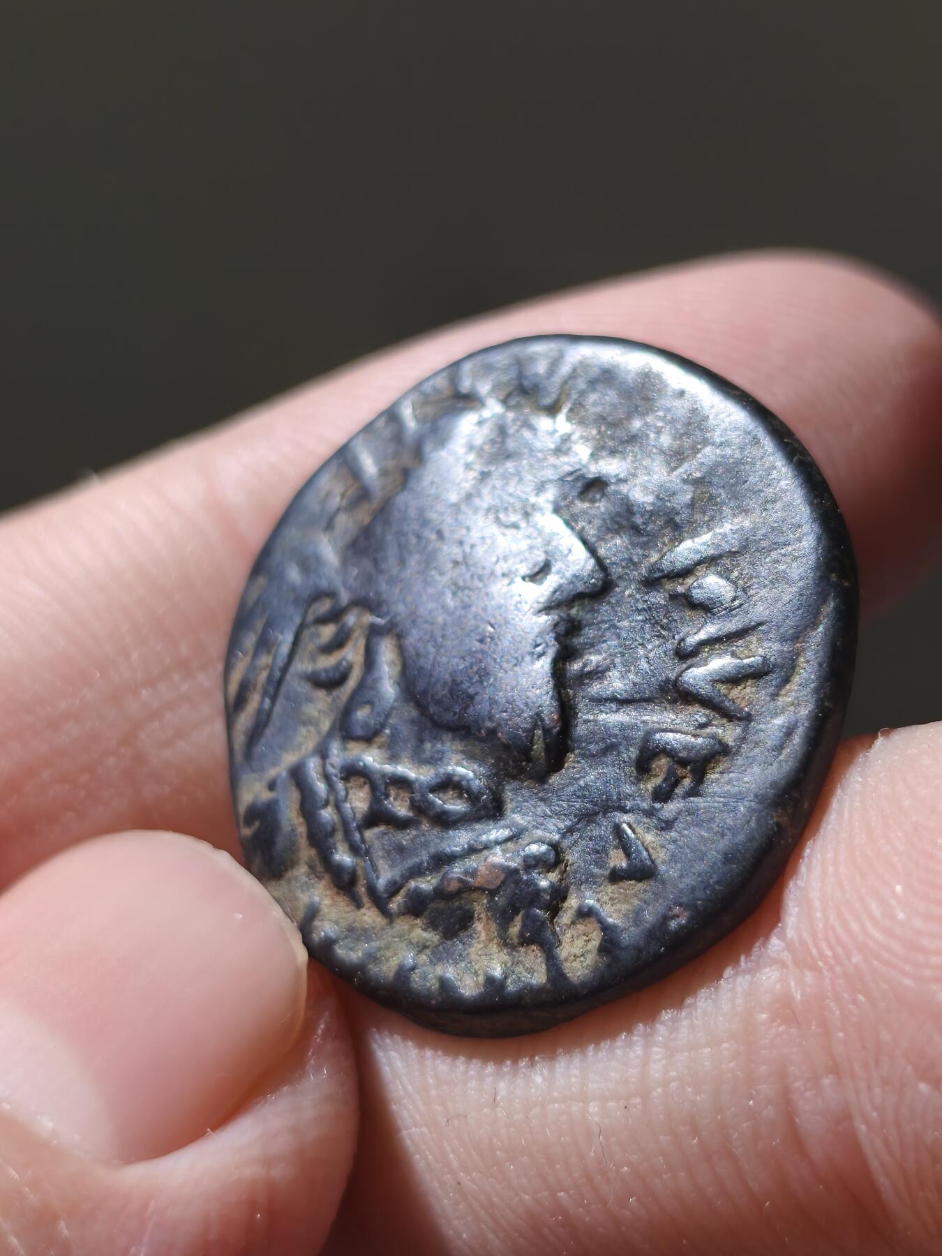 星盘世界钱币十二月六日古典币专场 精品！印度帕提亚贡多法勒斯大铜币,8.29g正面国王头像,背面奈克女神手持花环，黑漆古包浆极其漂亮的