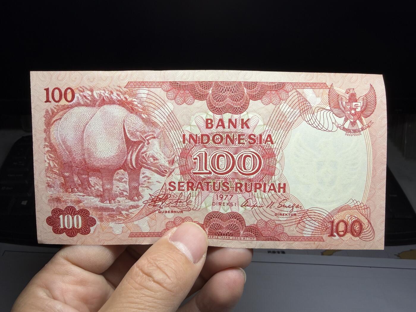 2025年集古藏今外币拍卖第十期-第10场—（总第290拍-纸币专场），本期拍完结算一次，发货时间2-3天，休息几天后继续新的一期拍卖。 1977年印尼100卢比