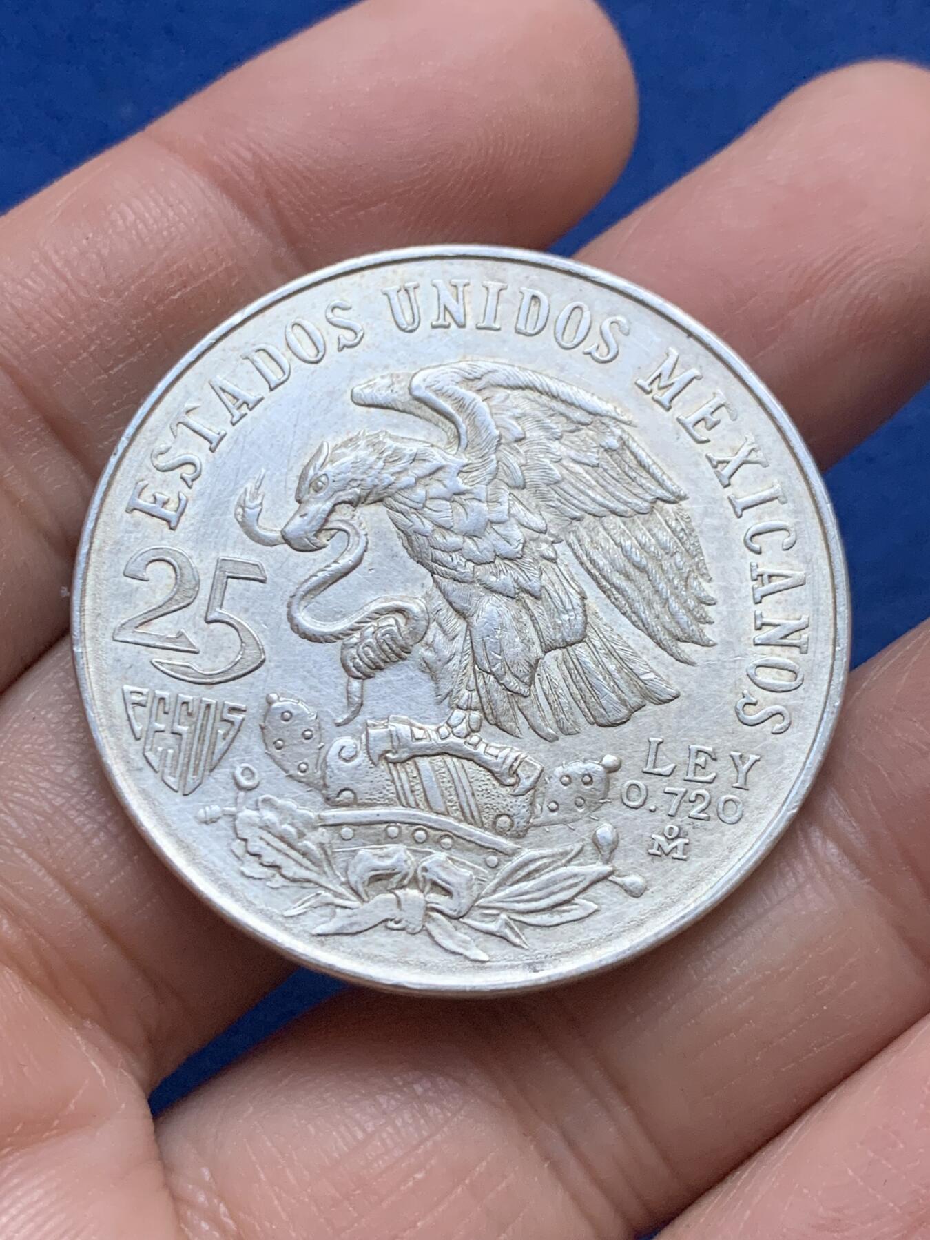 《竞宝斋》第444场 周日，周一，2场连拍 （全场包邮） 两枚一组 墨西哥1968年25比索奥运纪念银币 总重45克