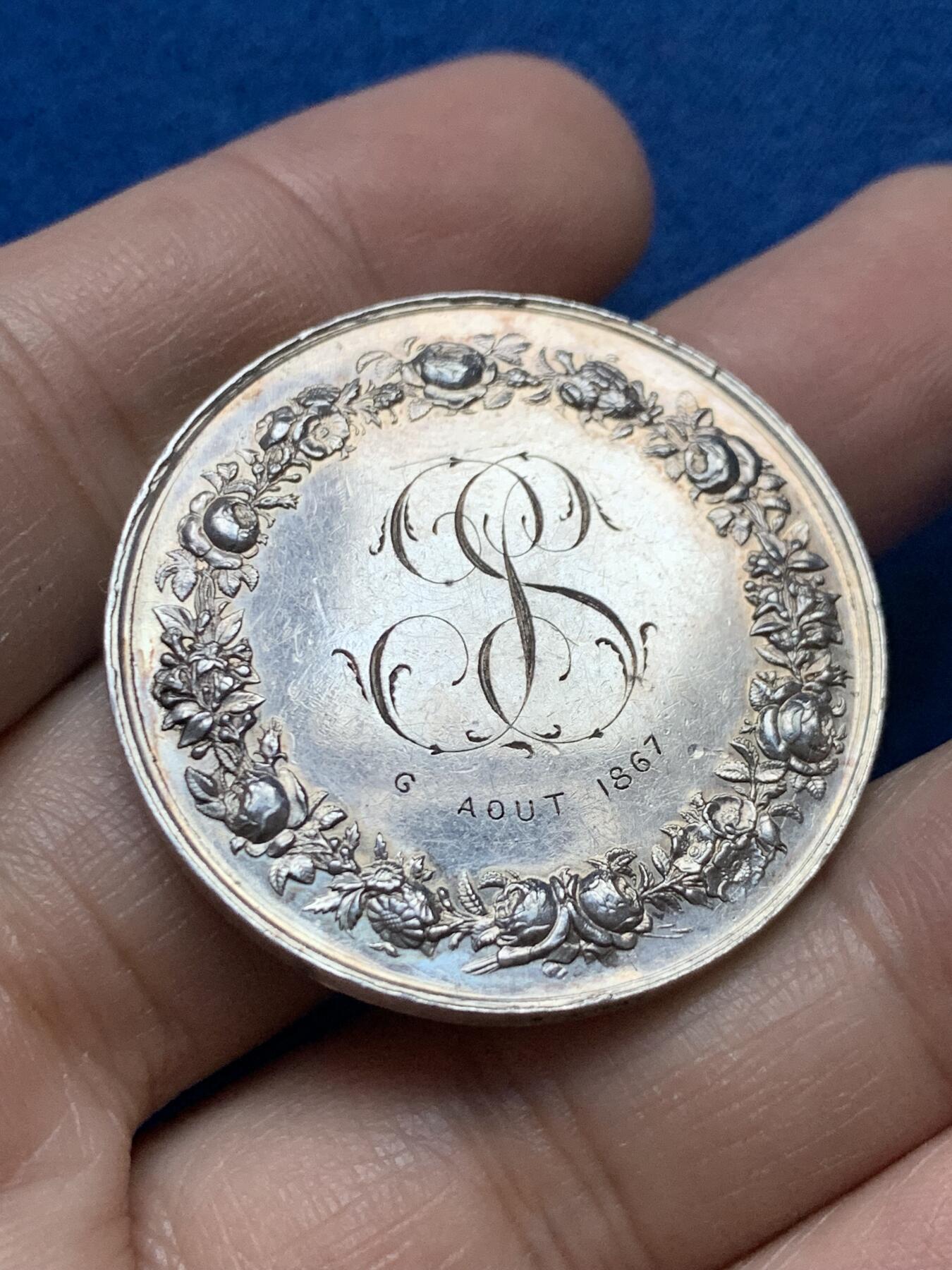 《竞宝斋》第444场 周日，周一，2场连拍 （全场包邮） 1867年法国婚章 21.75克 36.8mm 蜜蜂银标 少见品种