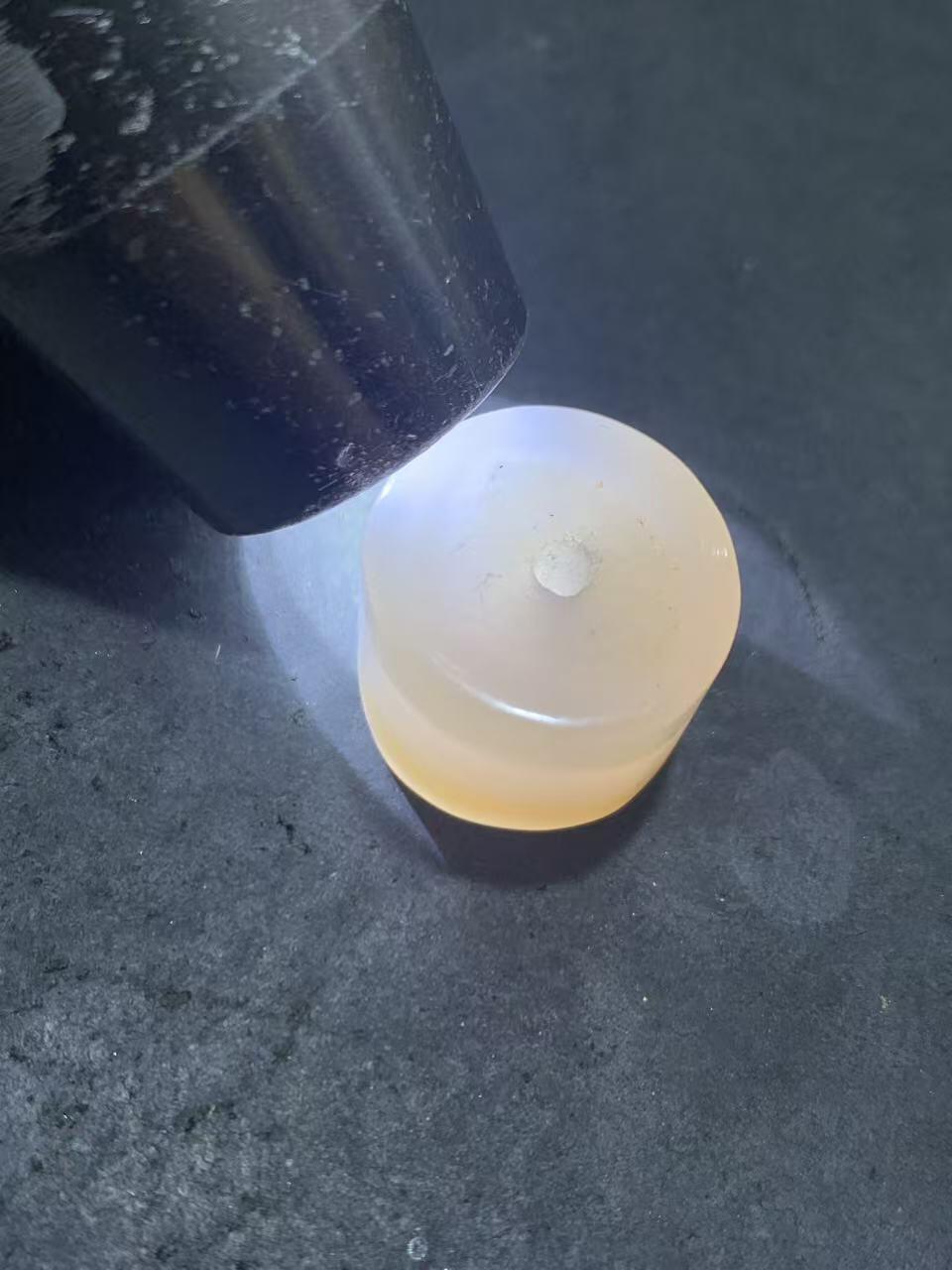 冰飘冻料战国红玛瑙通货墩子一个，