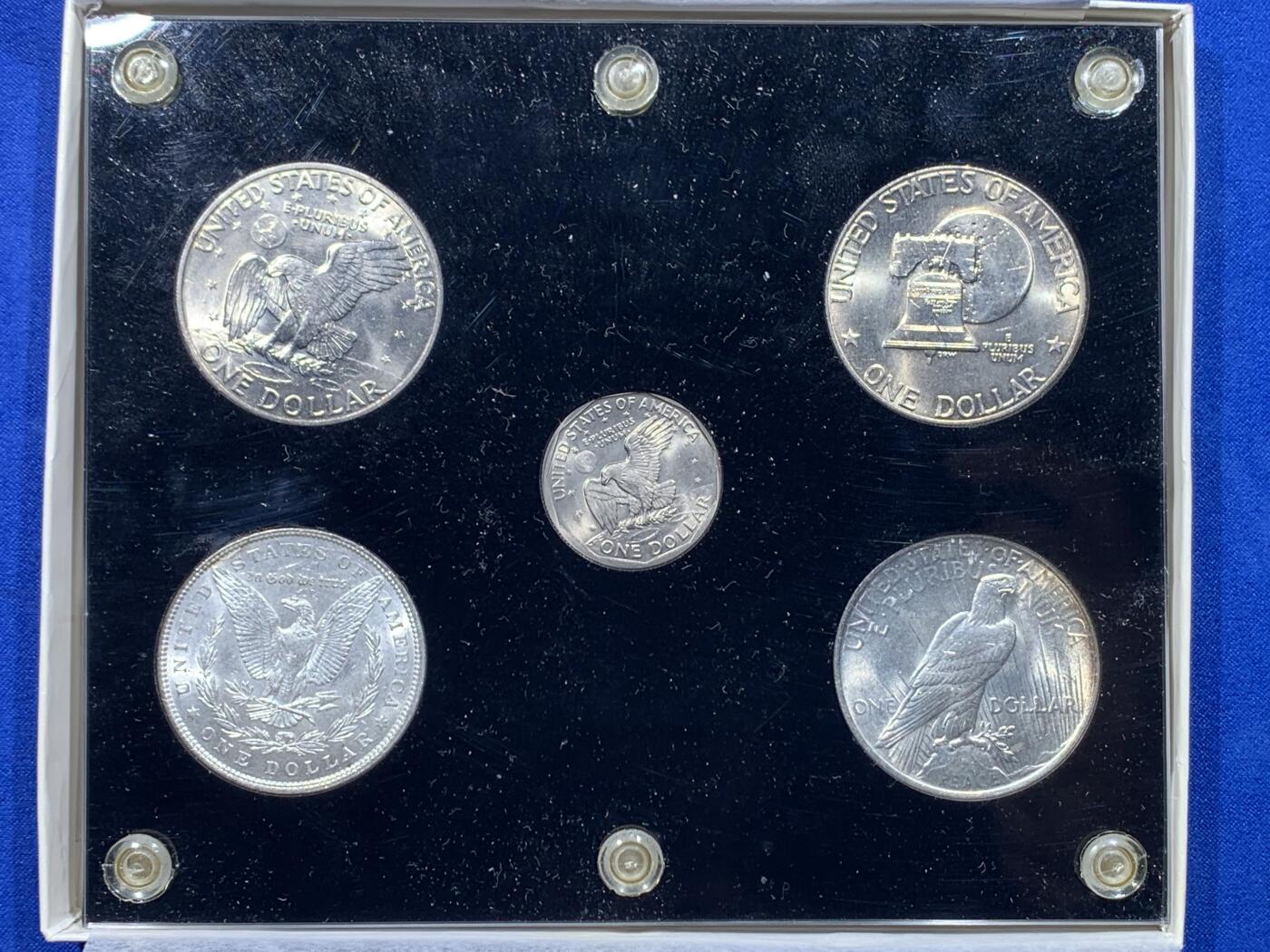 《竞宝斋》第444场 周日，周一，2场连拍 （全场包邮） 美国1美元套装，含1898年摩根，1922年和平鹰银币及3枚1美元镍币，细节见图。