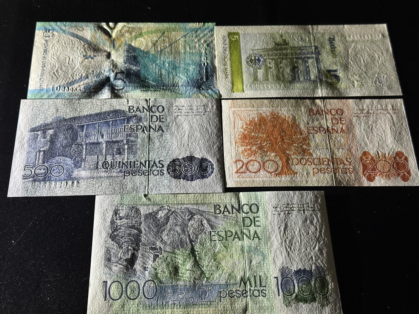 《外钞收藏家》第五百九十期（欧洲强钞、港币、硬通货及丰富裸币大拍场）（本平台长期征集拍品、欢迎藏友们联系合作） 西班牙200、500、1000比塞塔+直布罗陀5镑+德国模版5马克 5张一起 全新UNC