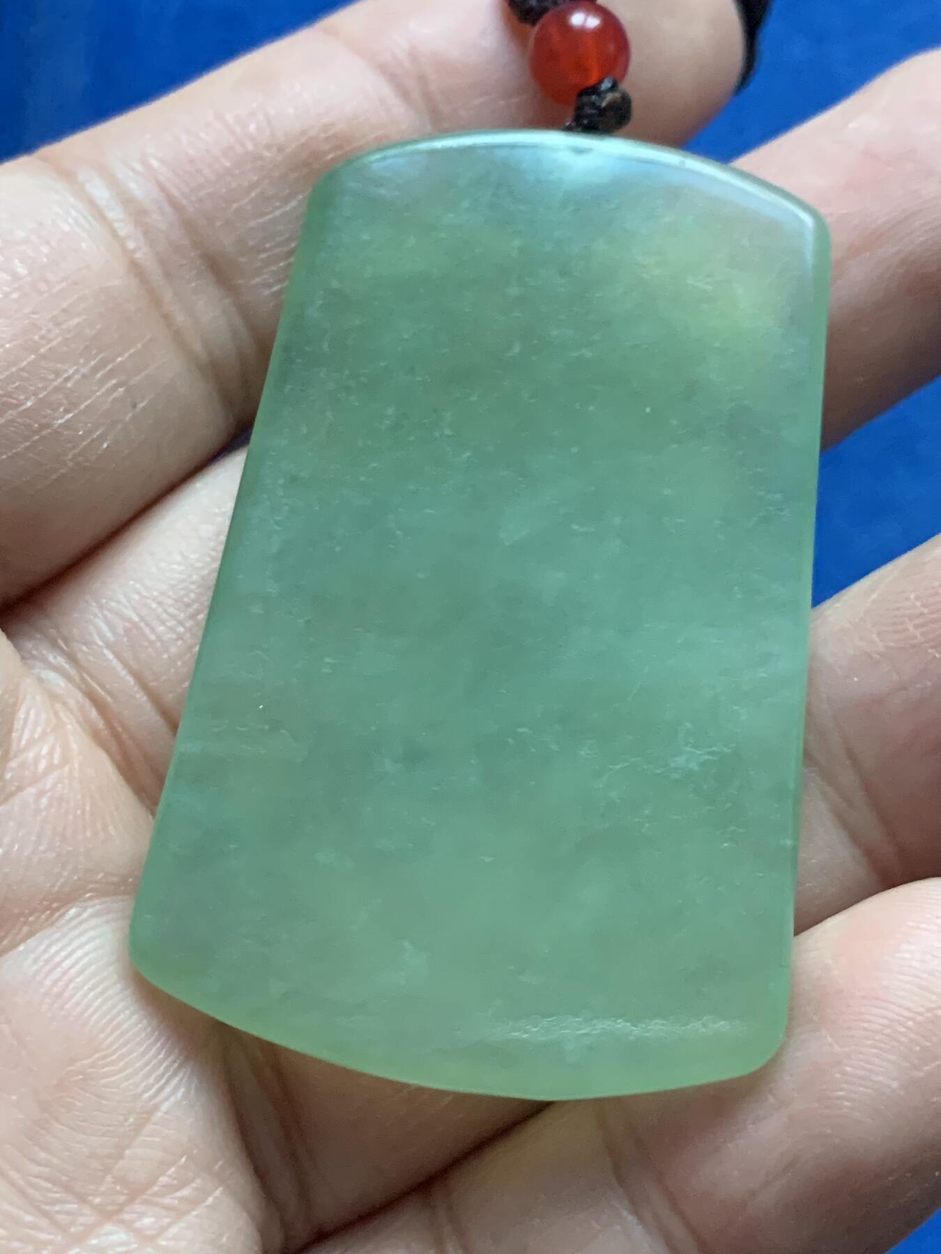 《竞宝斋》第444场 周日，周一，2场连拍 （全场包邮） 玉质山水牌一对，基本尺寸约51MM*30MM，总重约43.2克，透明度高