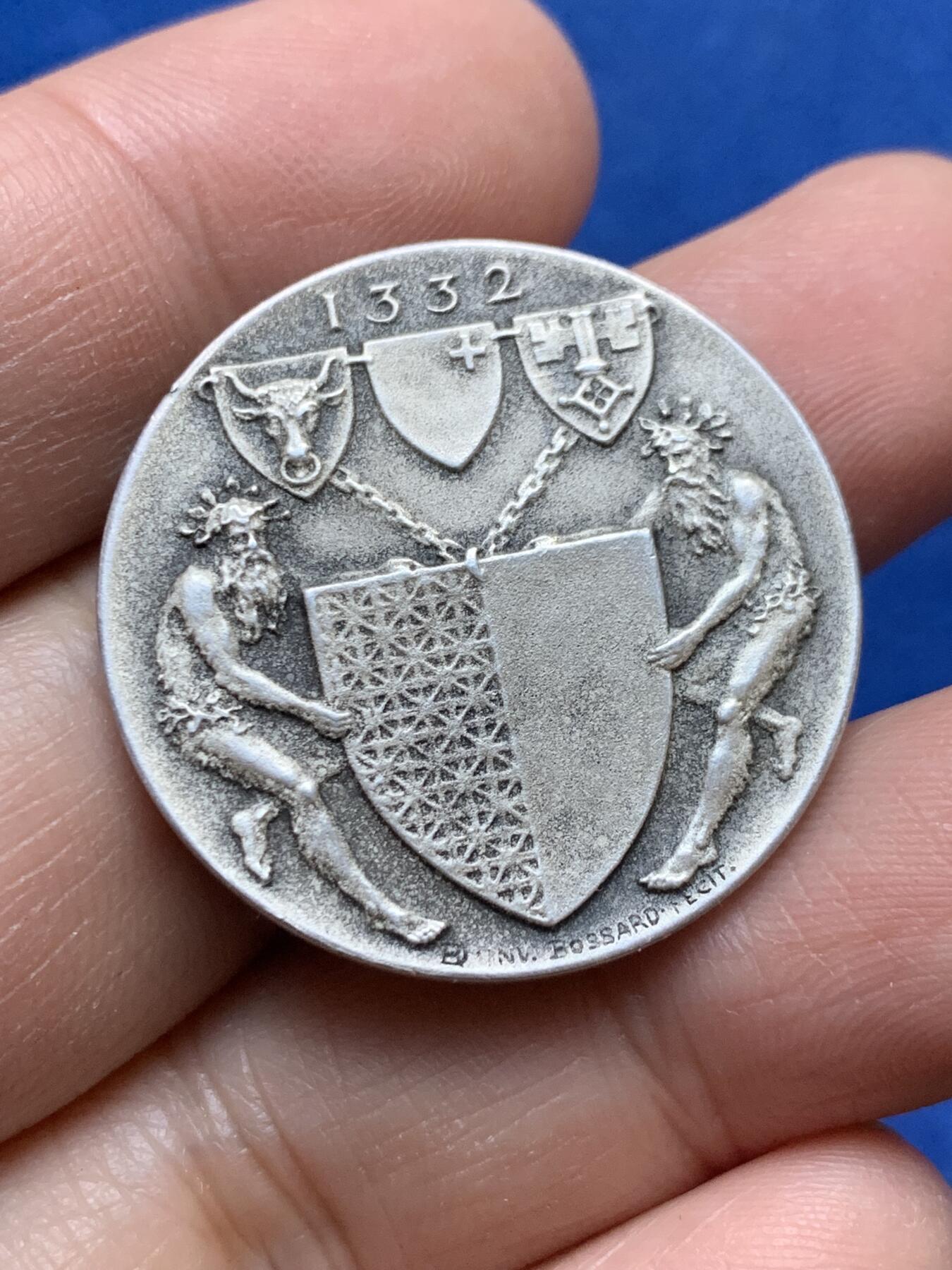 《竞宝斋》第444场 周日，周一，2场连拍 （全场包邮） 瑞士1932小银章，31MM，10.3克，卢塞恩与乌里、施维茨和下瓦尔登结盟600周年纪念。