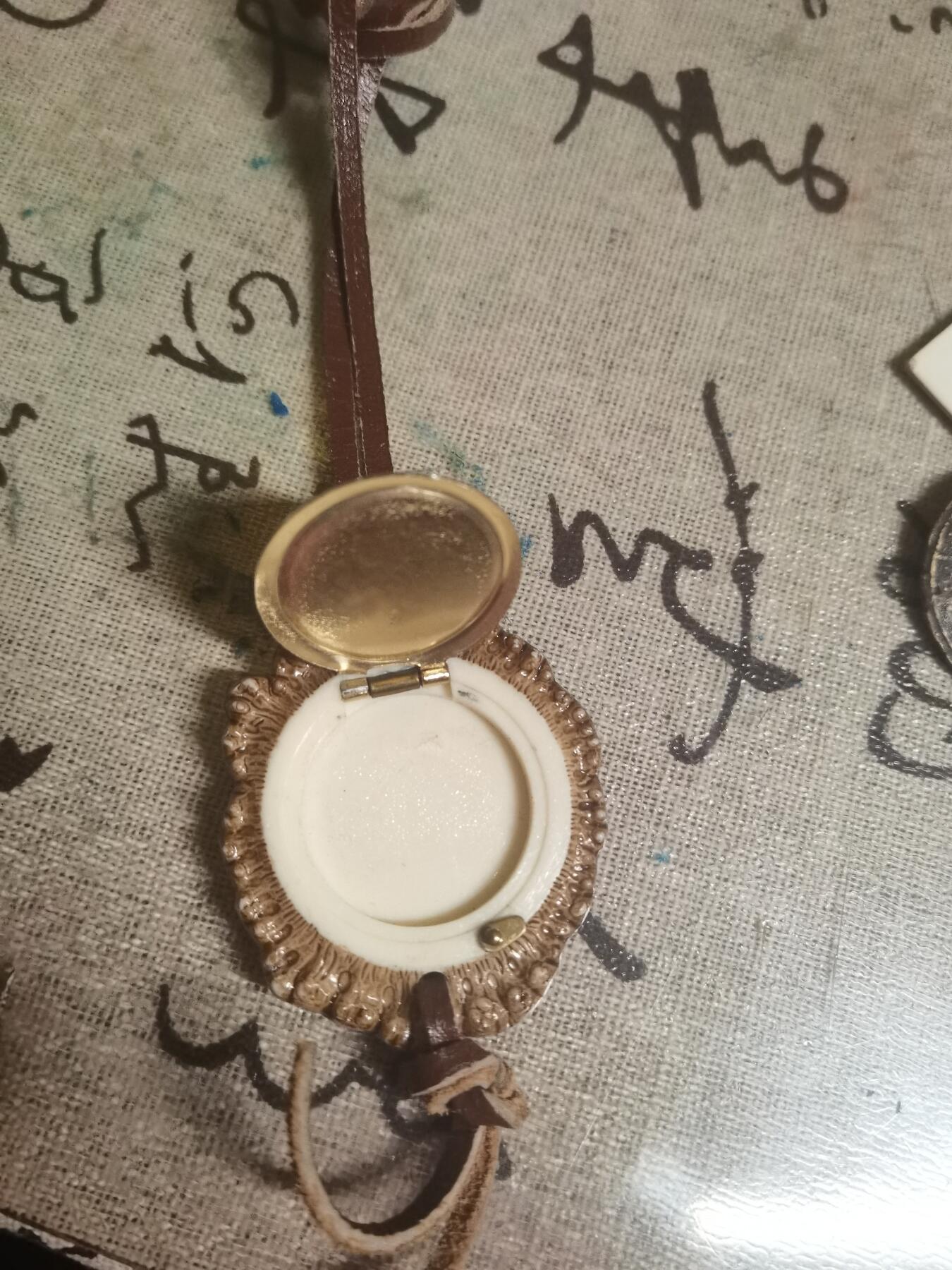 【玉仁】年底最后一拍.徽章书籍钱币场（全场0起.精品多多） 东德挂件