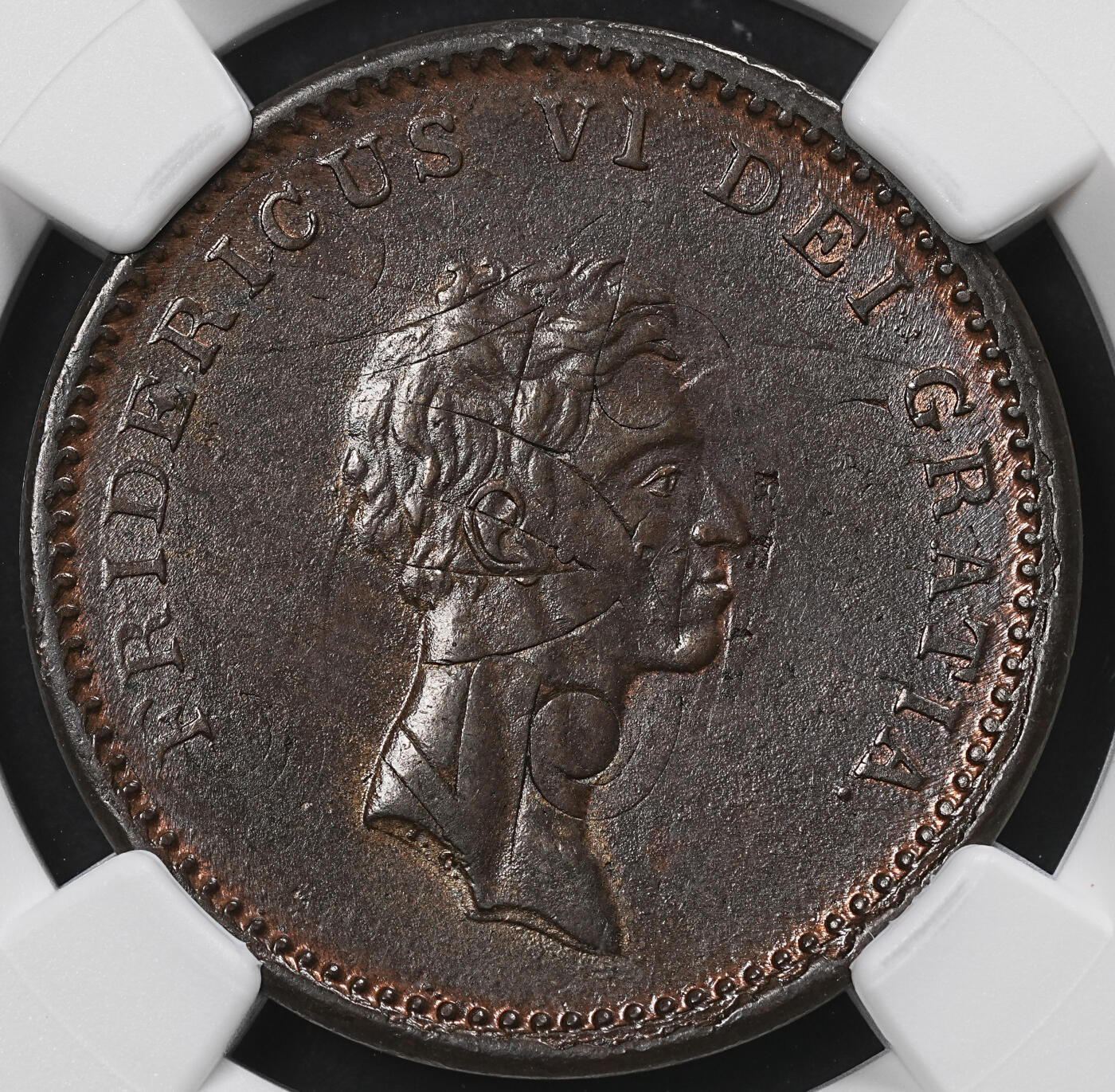 修遠堂世界钱币第九十六期 NGC MS63BN 1812年丹麦12 SKILLING铜币 打在1771年1 SKILLING铜币上