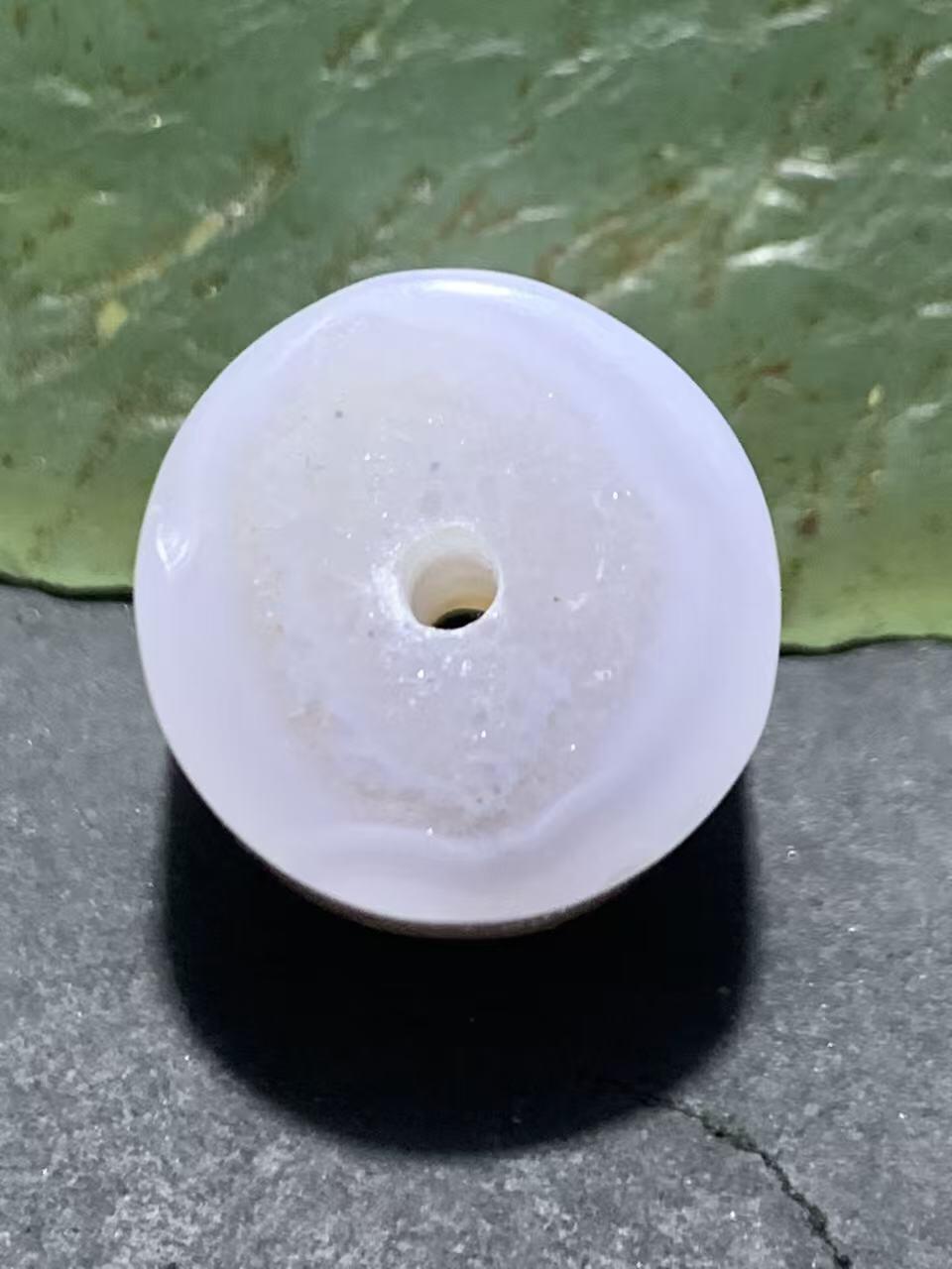 冰飘冻料战国红玛瑙通货墩子一个，