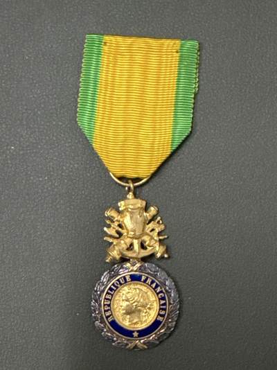 ❤️【币观天下】❤️ 第333期钱币拍卖- 2025.12.5周五晚上6点半场-长期征集拍品 - 法国银质战功勋章