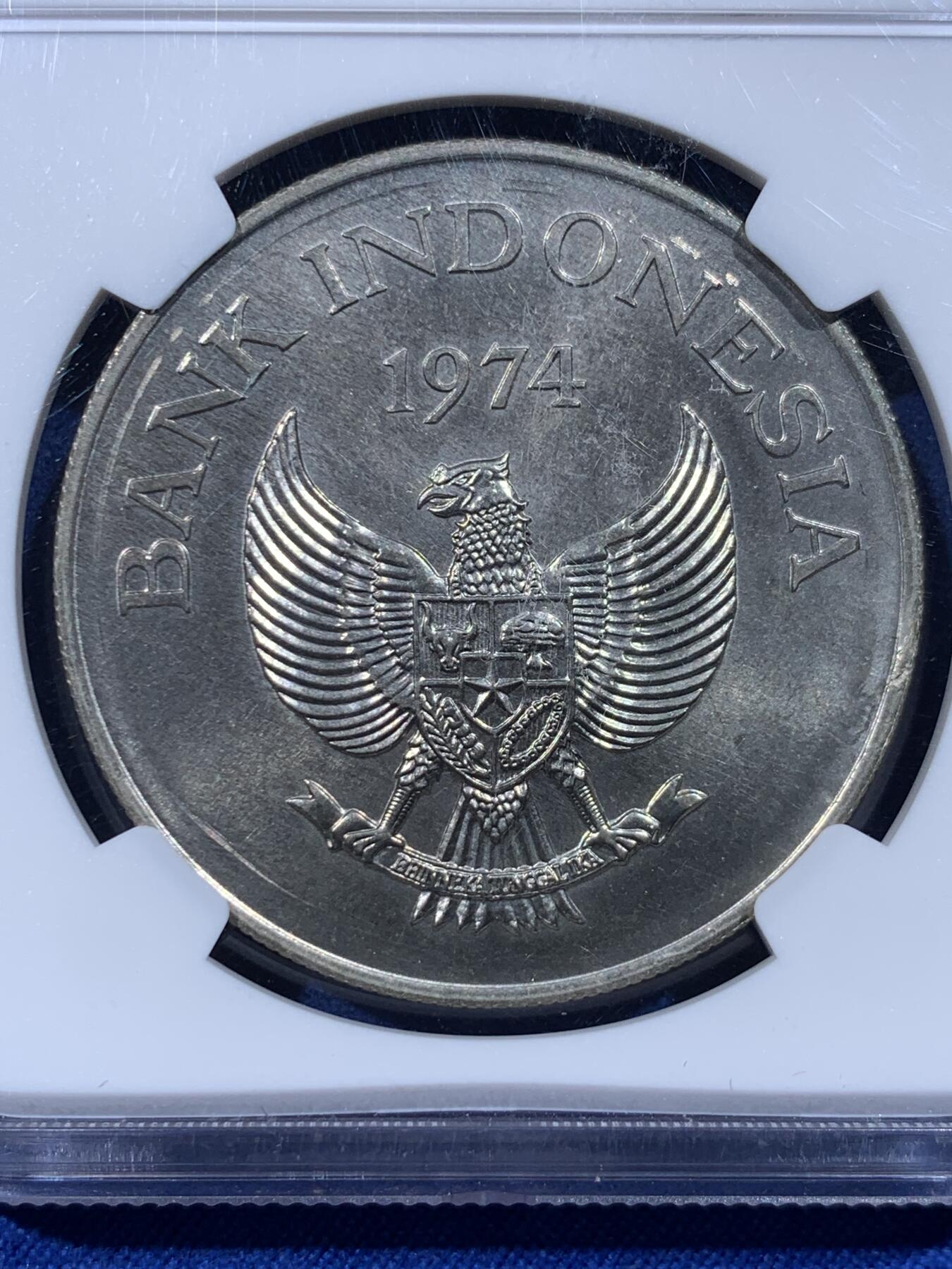 《竞宝斋》第444场 周日，周一，2场连拍 （全场包邮） NGC UNC 印尼1974年爪哇虎2000卢比纪念大银币，细节不错。