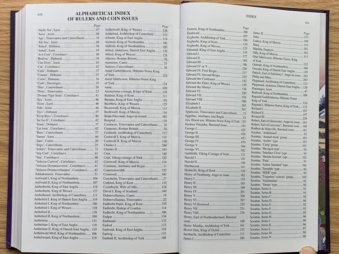 《竞宝斋》第444场 周日，周一，2场连拍 （全场包邮） 2025最新版英国钱币标准目录，完整收录英国从打制币到10进制前的钱币，英系藏家必备，PCGS和NGC官方参考目录，约1.15公斤。