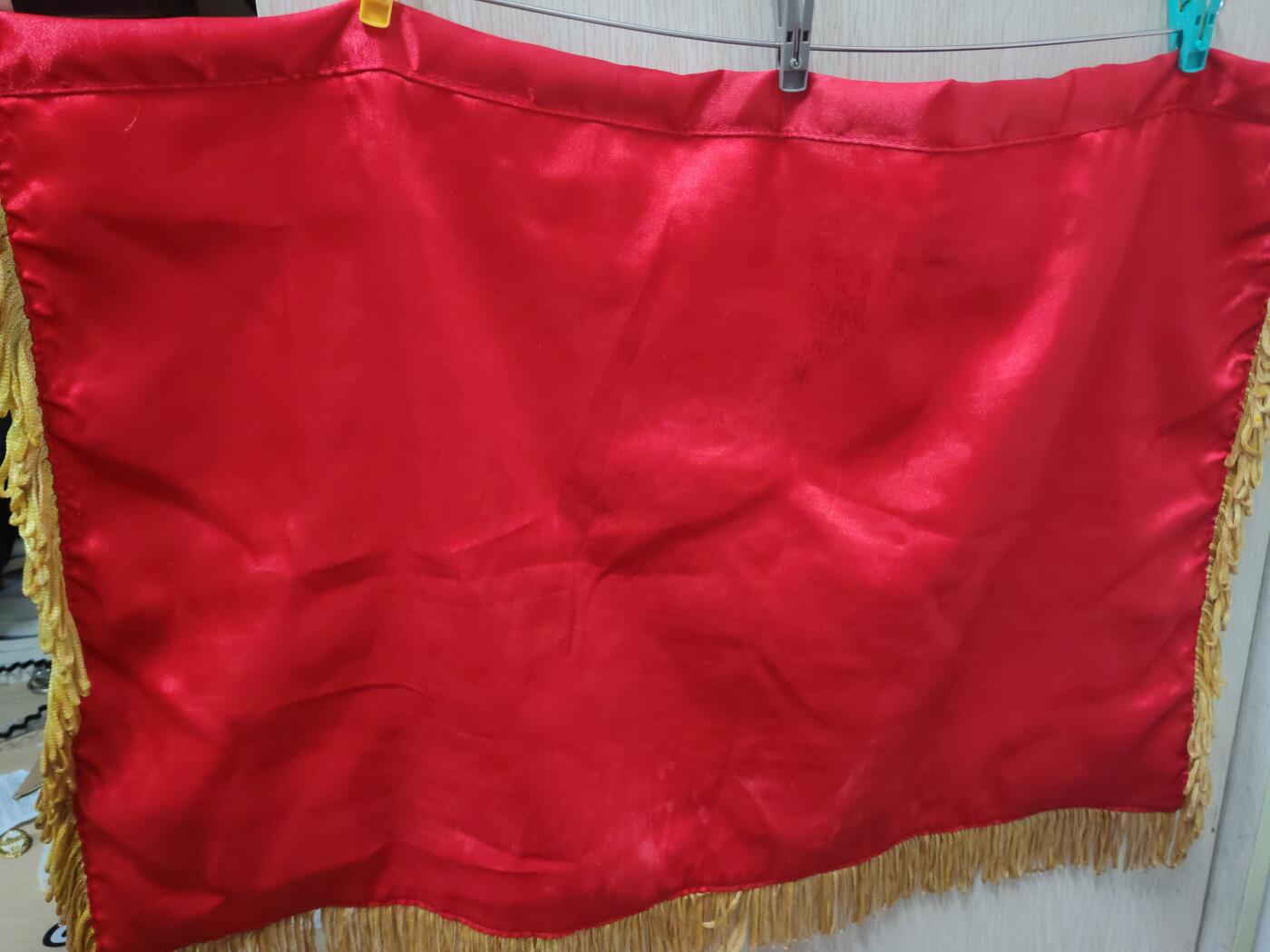 韵星假日拍卖第三十一期 -- Rimey Holidays Auction 31 越南03-08工会代表大会代表大会旗 很大一面 非常稀有 制作非常精致 带流苏和刺绣 非打印 非民间版本 为官方代表版 保存完好