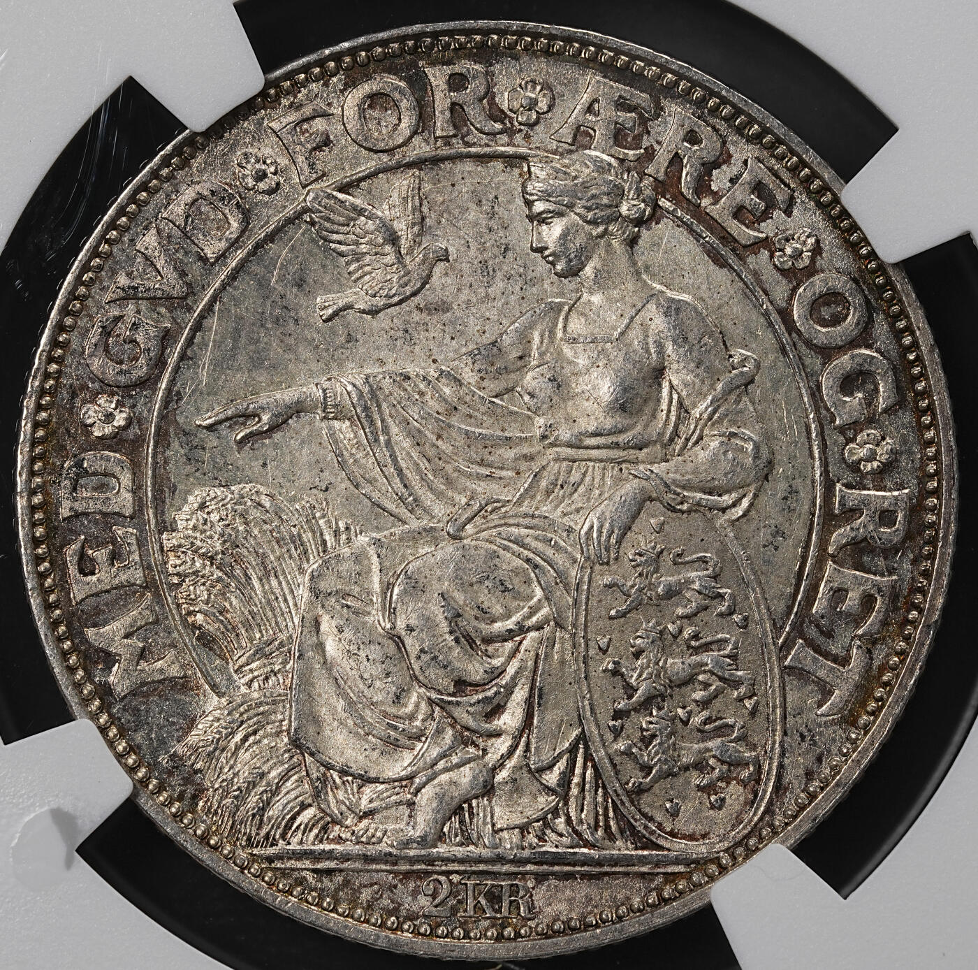 修遠堂世界钱币第九十六期 NGC MS63 1903年丹麦国王登基40周年纪念2克朗银币