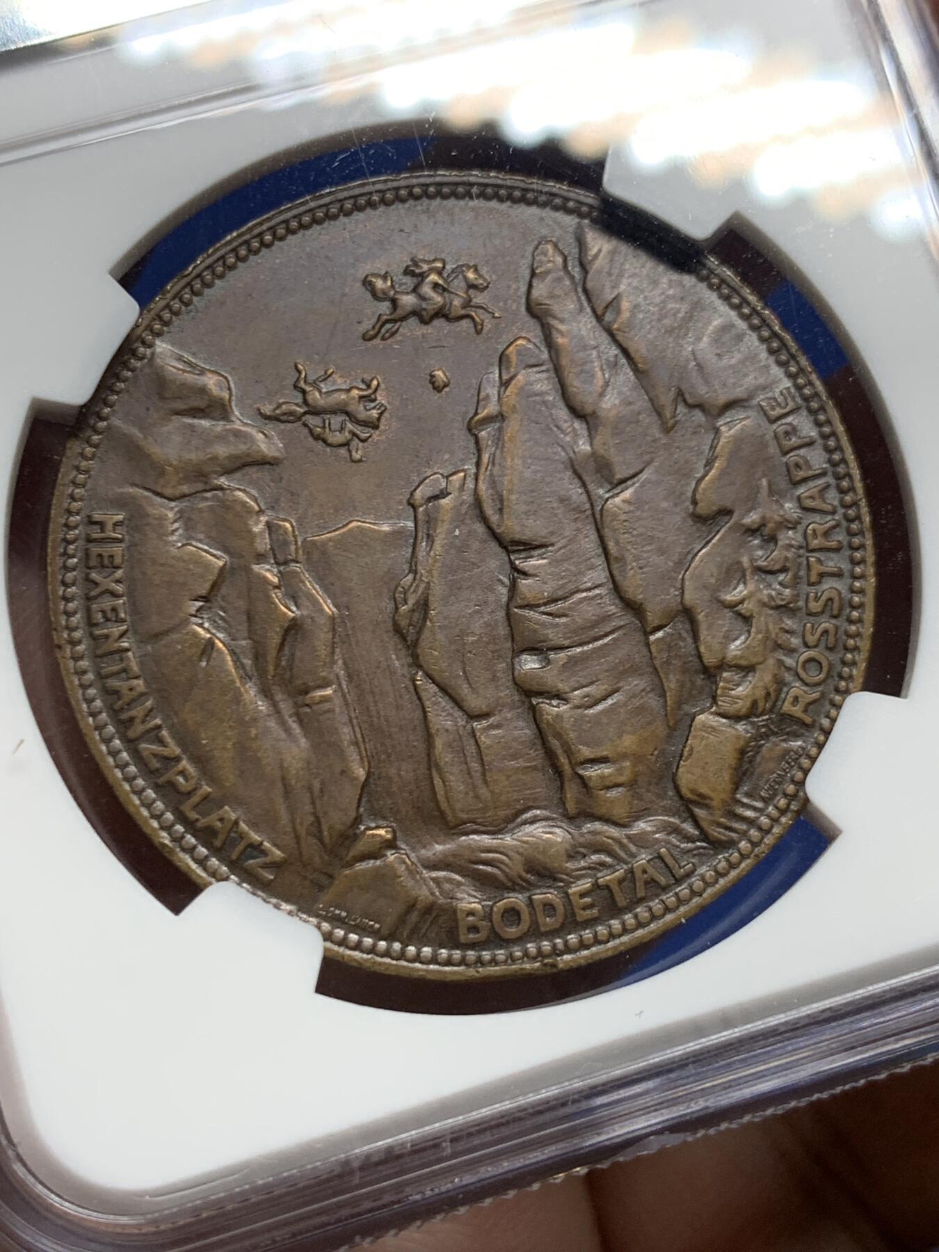 《竞宝斋》第444场 周日，周一，2场连拍 （全场包邮） NGC MS62BN 德国紧急状态时期塔勒哈茨1923山涧6马克(带星版)，很舒服的包浆。