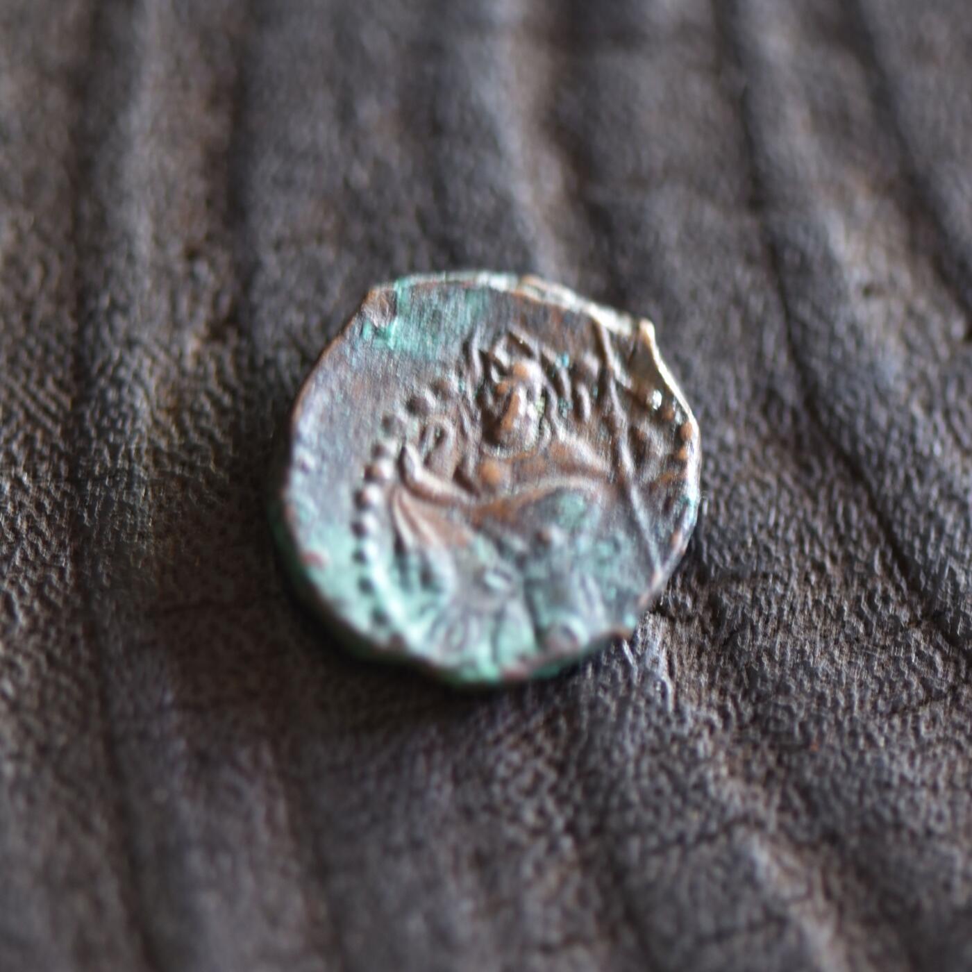 【良泉】【2025年最后一场】12月18日晚19.30点开拍！188组【直播场】西方古代钱币、丝路杂项、印章！ 【藏家出品D】公元 303-330年，萨珊 贵霜沙卑路兹二世，2.01克