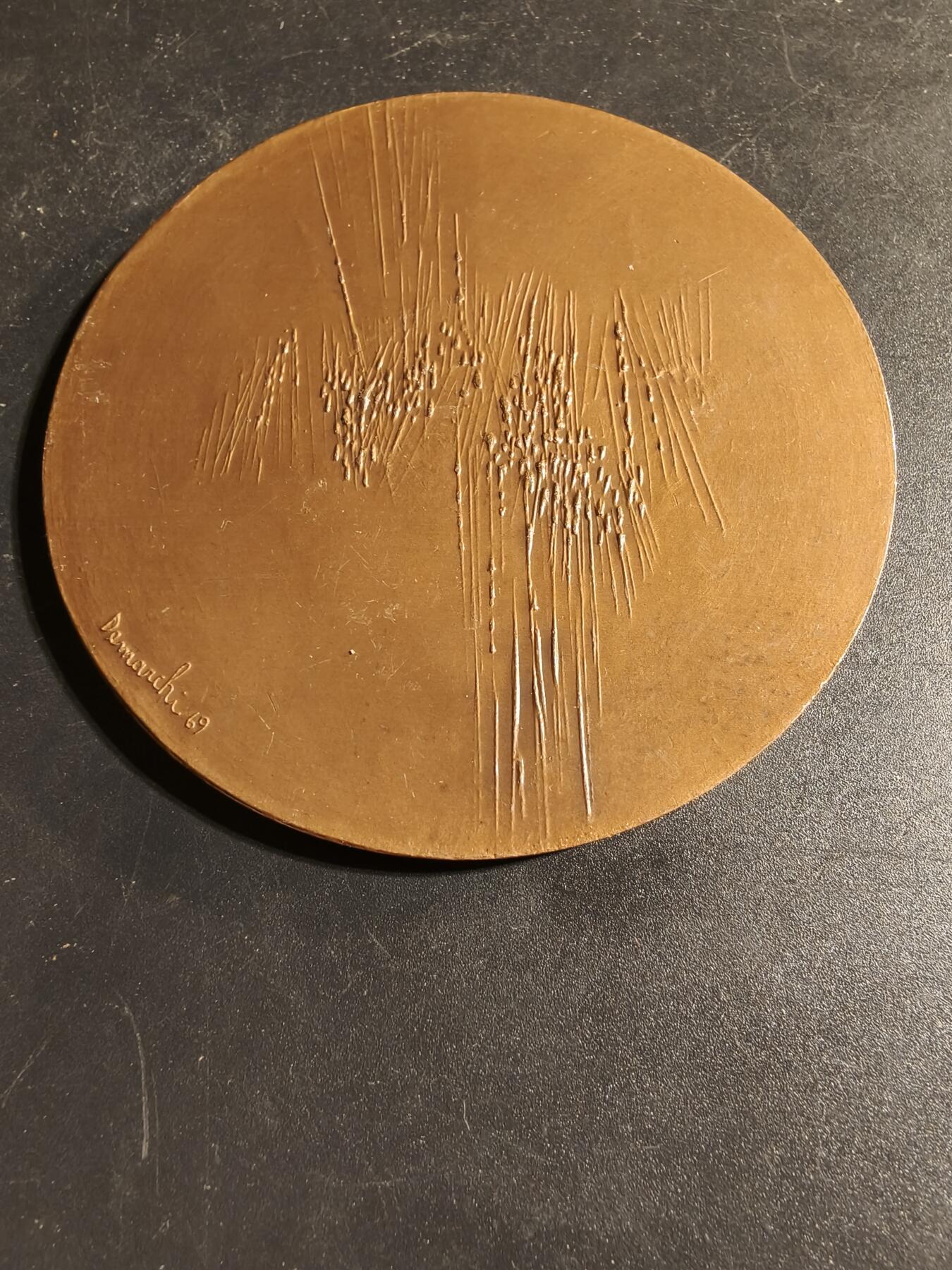 老王徽章第167期 法国国家信贷银行成立50周年大铜章     直径80mm.   重量192g