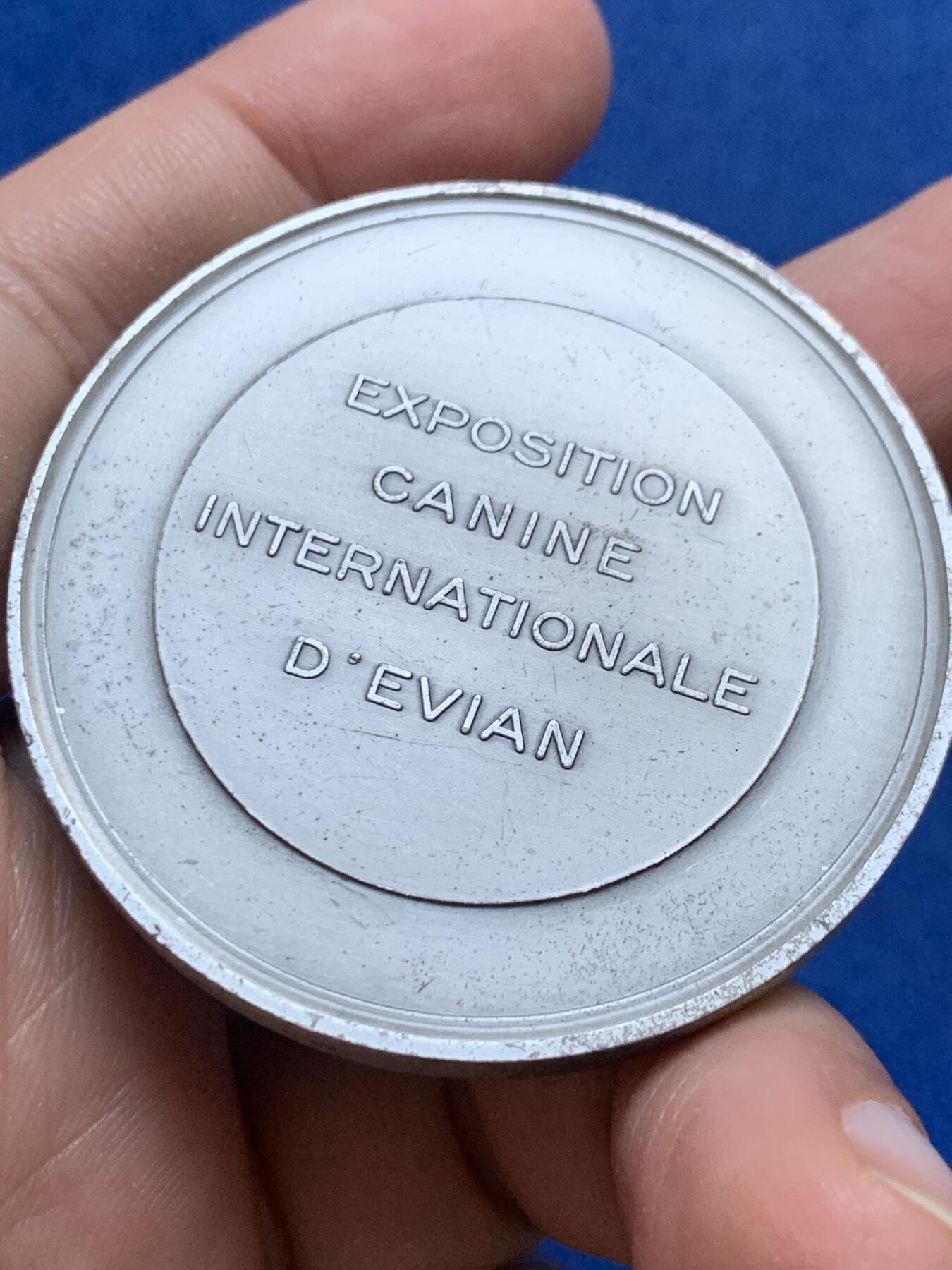 《竞宝斋》第444场 周日，周一，2场连拍 （全场包邮） 法国国际犬类博览会镀银大铜章 高浮雕很精美 1967 丰饶角铜标边铭 直径5mm 重量72.4g