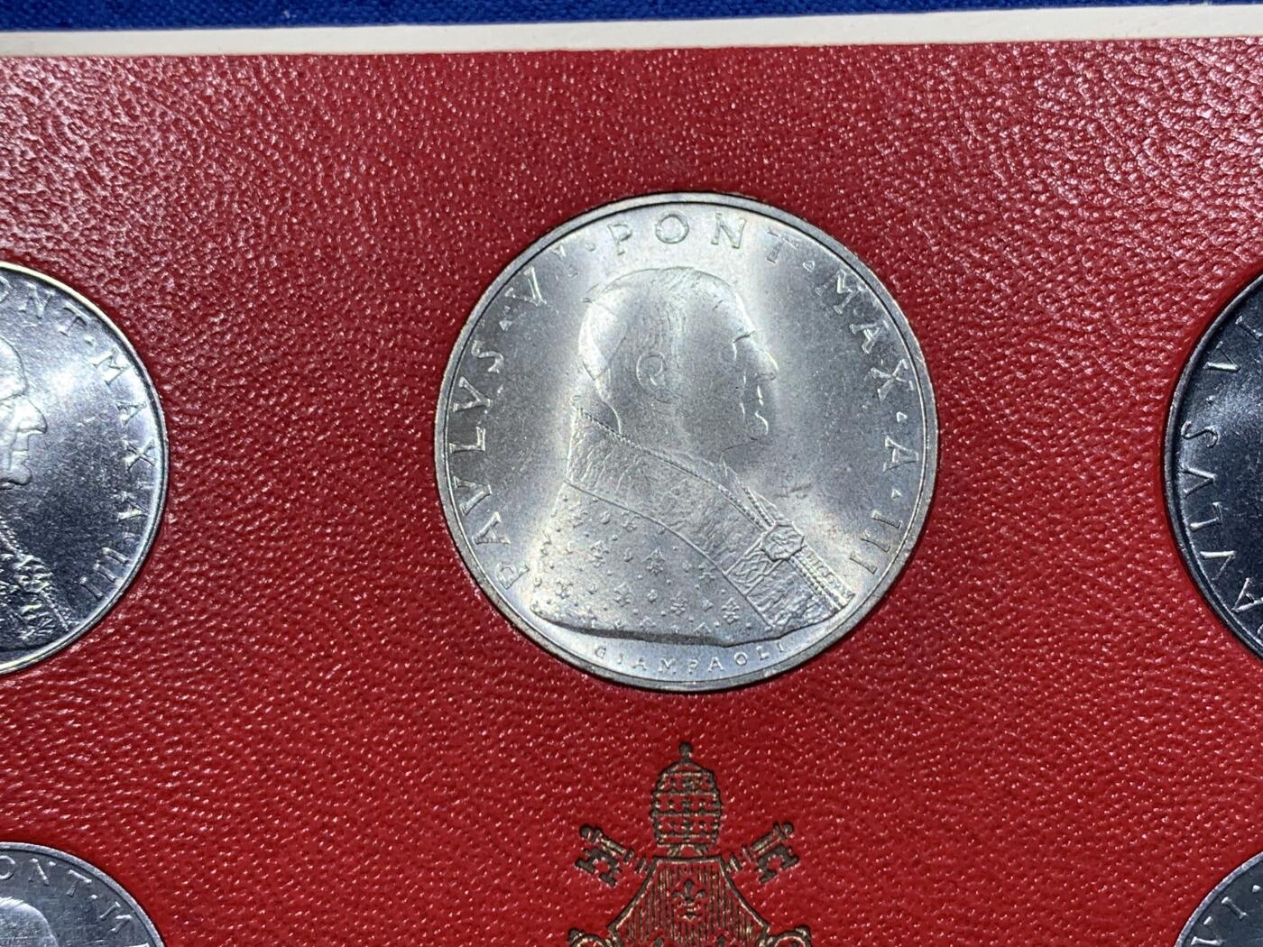 《竞宝斋》第444场 周日，周一，2场连拍 （全场包邮） 梵蒂冈1965年9枚套币，含1000里拉银币。