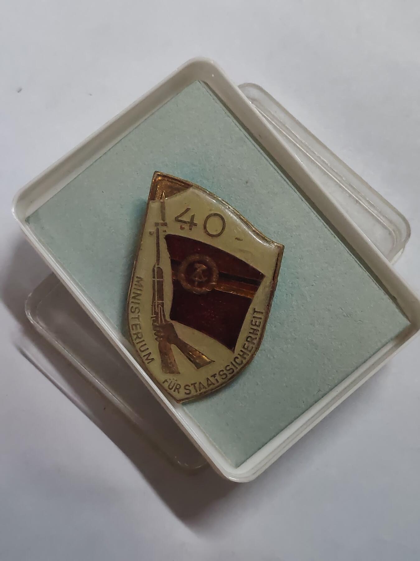 韵星假日拍卖第三十一期 -- Rimey Holidays Auction 31 民主德国斯塔西40周年证章带原盒