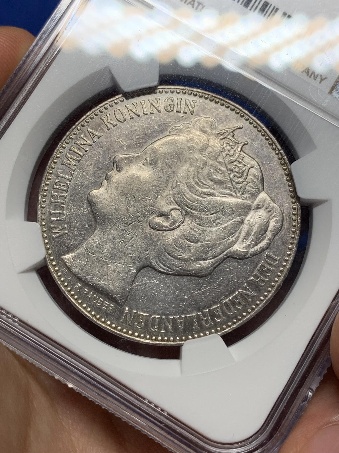 《竞宝斋》第444场 周日，周一，2场连拍 （全场包邮） NGC AU55 荷兰1898威廉明娜女王少女头像2.5盾大银币 单年版