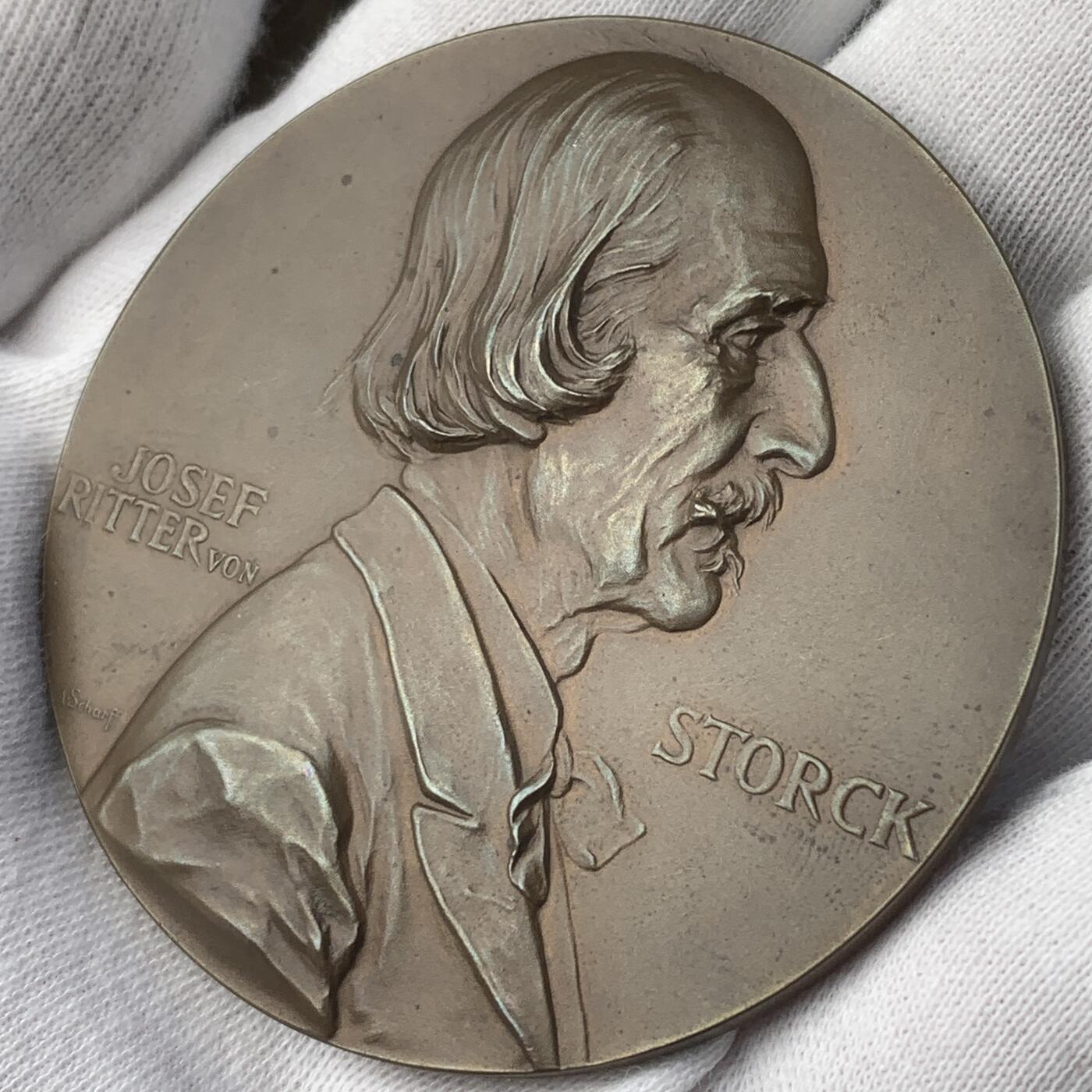 掌中浮雕-藏着的欧洲第044场 1900年奥地利维也纳应用艺术学院院长约瑟夫·里特·冯·斯托克（1830-1902）70大寿纪念铜章，奥地利章牌艺术大师安东·沙夫（A.Scharff）作品 , 62mm
