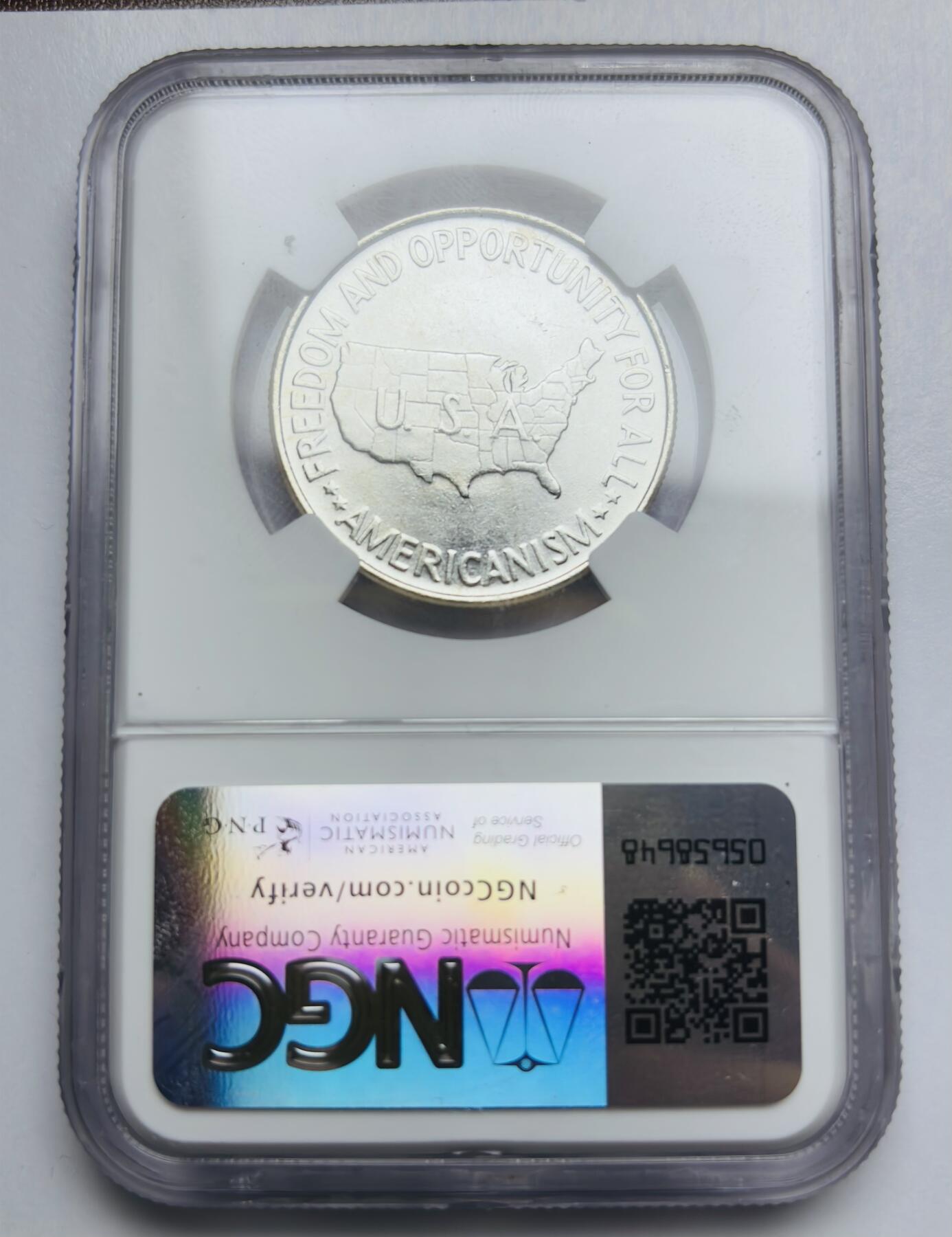 文馨钱币收藏第 283 场，【大雪鉴珍，寒英缀金】金银纪念币精品场，诚邀您的参与【长期接代拍品】 美国1952年50分半元银币，布克·华盛顿和乔治·卡弗 NGC 评级 MS 63 分原光卷拆状态底板丝滑干净