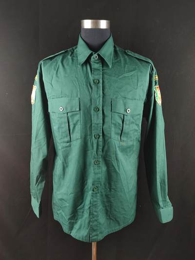 0元起拍勋章 第315期 咸鱼国勋章拍卖专场 12月3日（周三）下午6：00开始 - 马来西亚的军校制服 领围40 肩宽50 胸围104 衣长72 袖长57