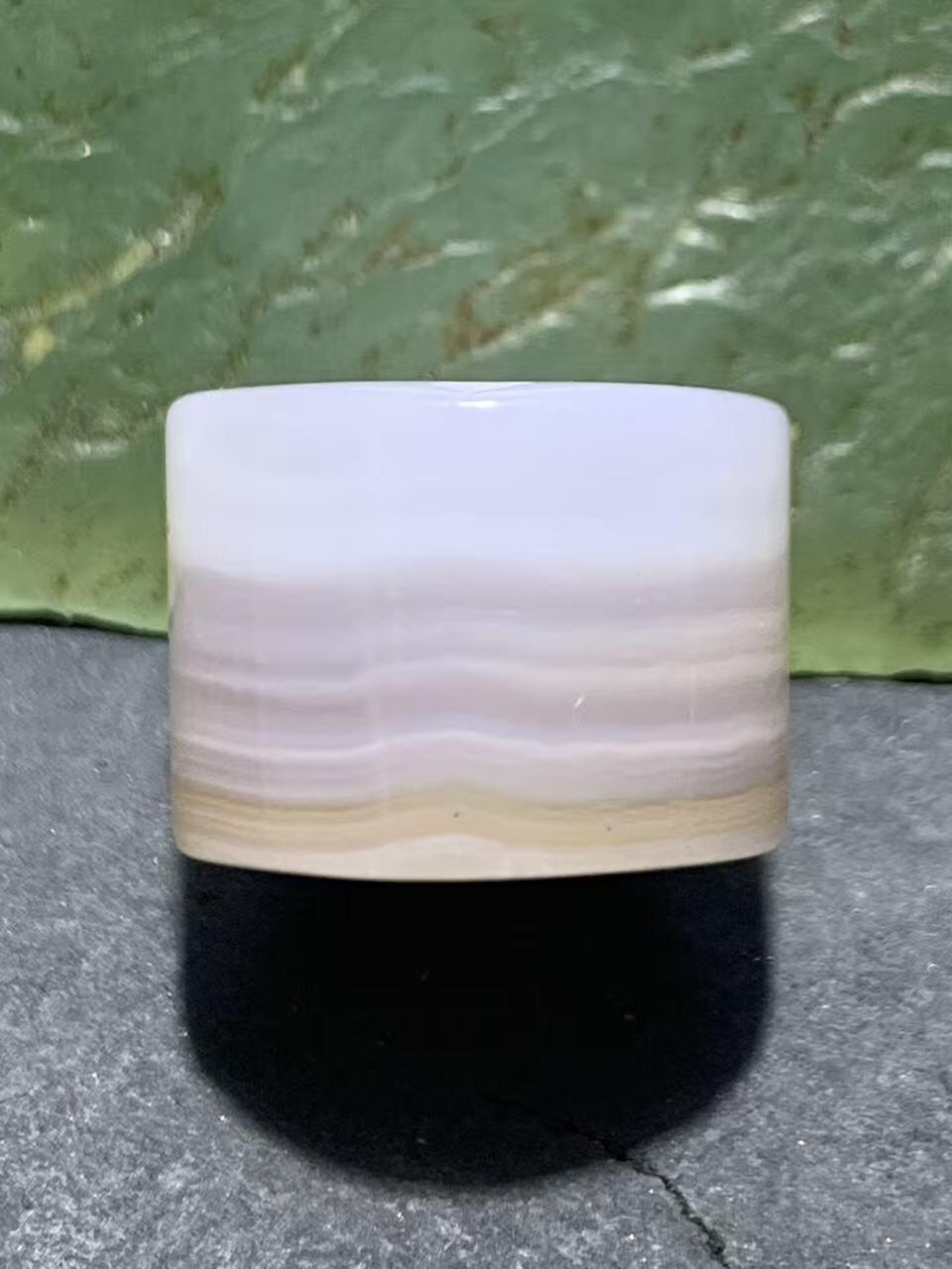 冰飘冻料战国红玛瑙通货墩子一个，