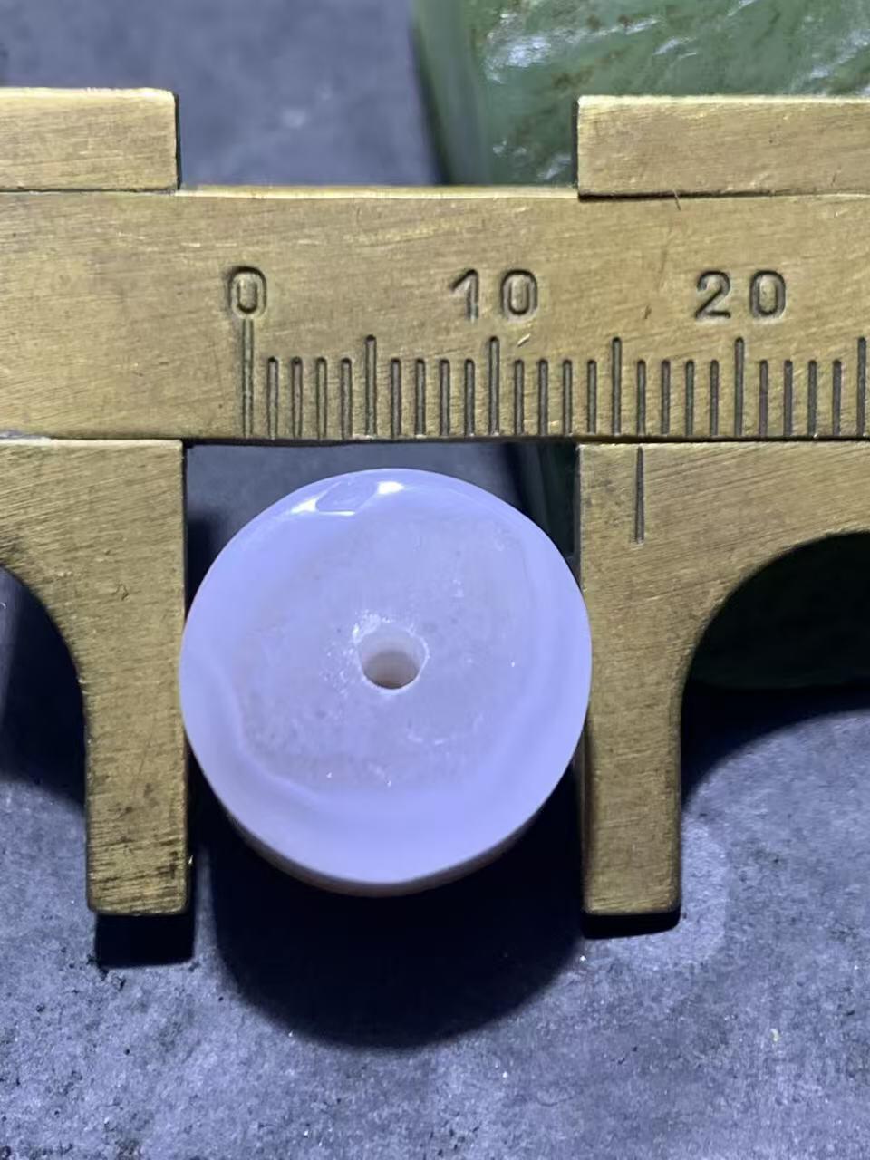 冰飘冻料战国红玛瑙通货墩子一个，