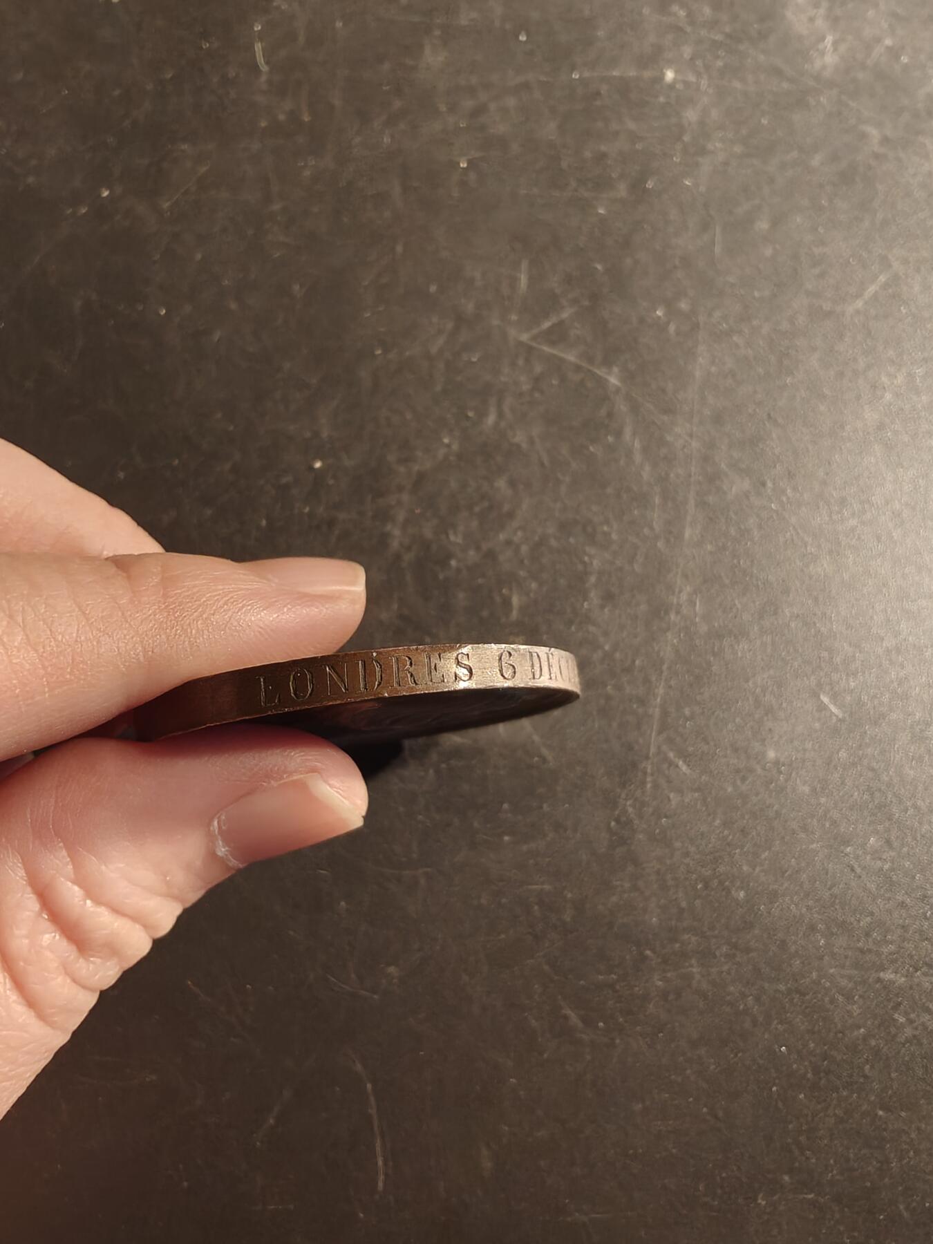 老王徽章第167期 法国复辟时期王太子波尔多公爵亨利·德·法兰西大铜章    直径36mm.    重量21g