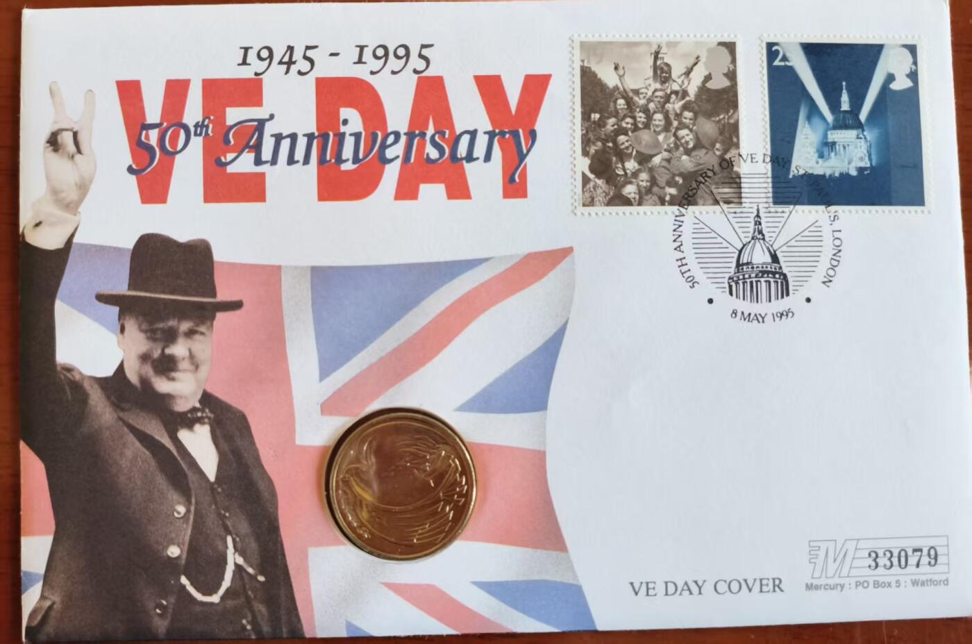 ❤️【币观天下】❤️ 第333期钱币拍卖- 2025.12.5周五晚上6点半场-长期征集拍品 英国1995年两镑 VE DAY邮币封