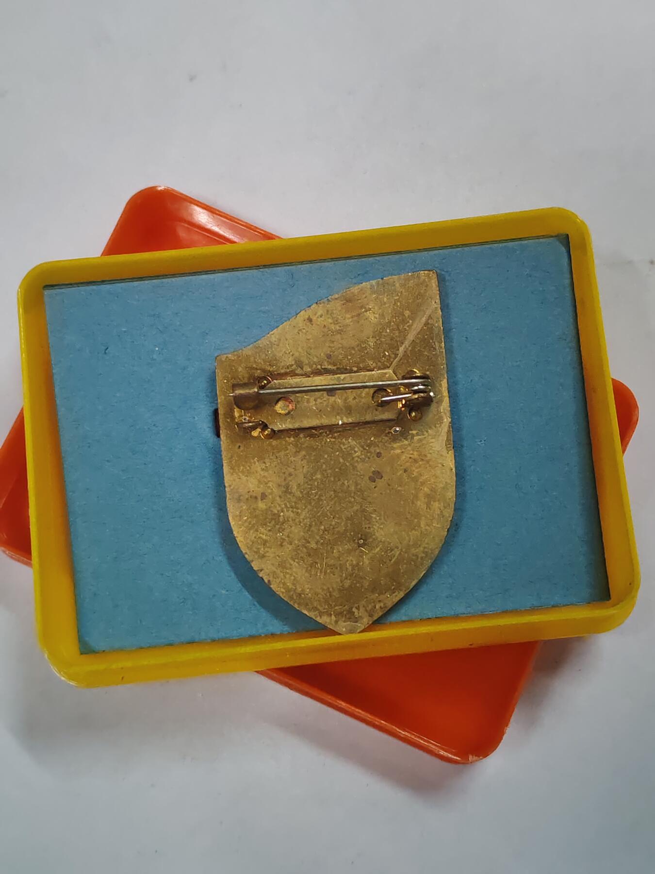 韵星假日拍卖第三十一期 -- Rimey Holidays Auction 31 民主德国斯塔西40周年证章带原盒