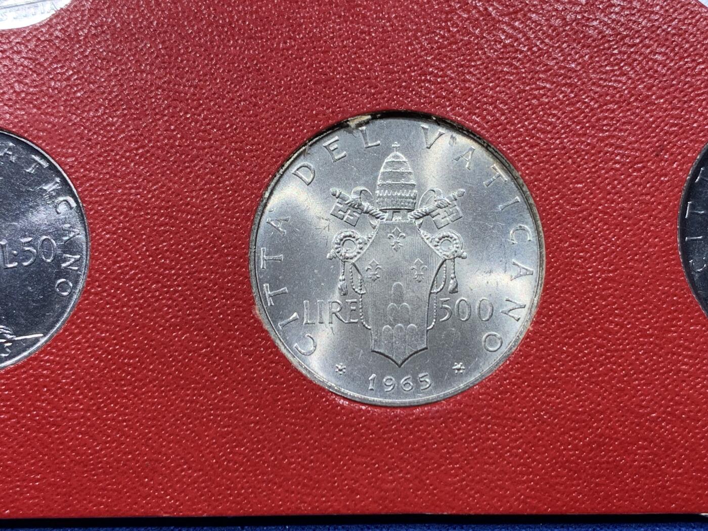 《竞宝斋》第444场 周日，周一，2场连拍 （全场包邮） 梵蒂冈1965年9枚套币，含1000里拉银币。