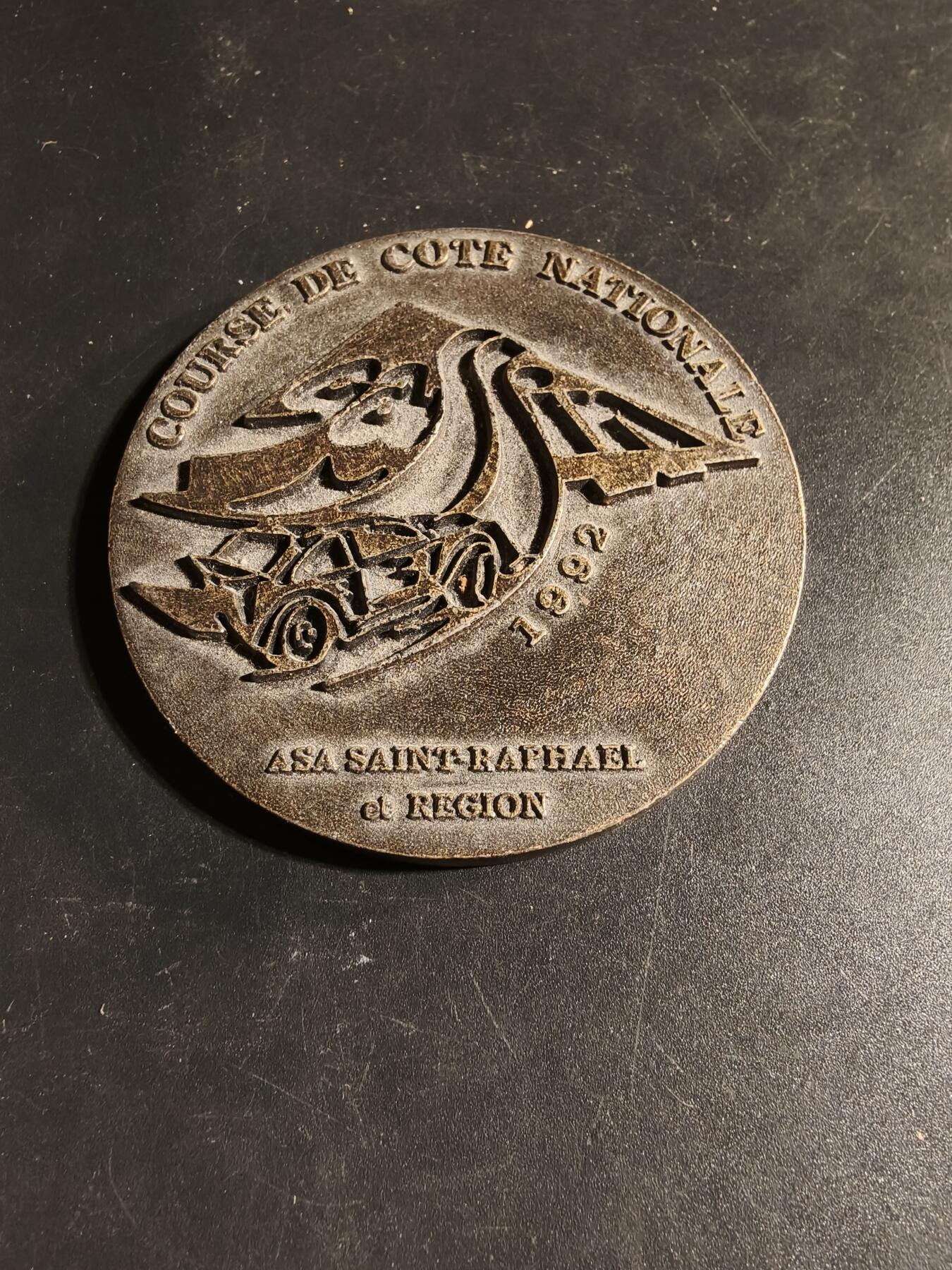老王徽章第167期 1962 年法国圣拉斐尔地区国家爬坡赛纪念章     直径70mm.    重量128.9g
