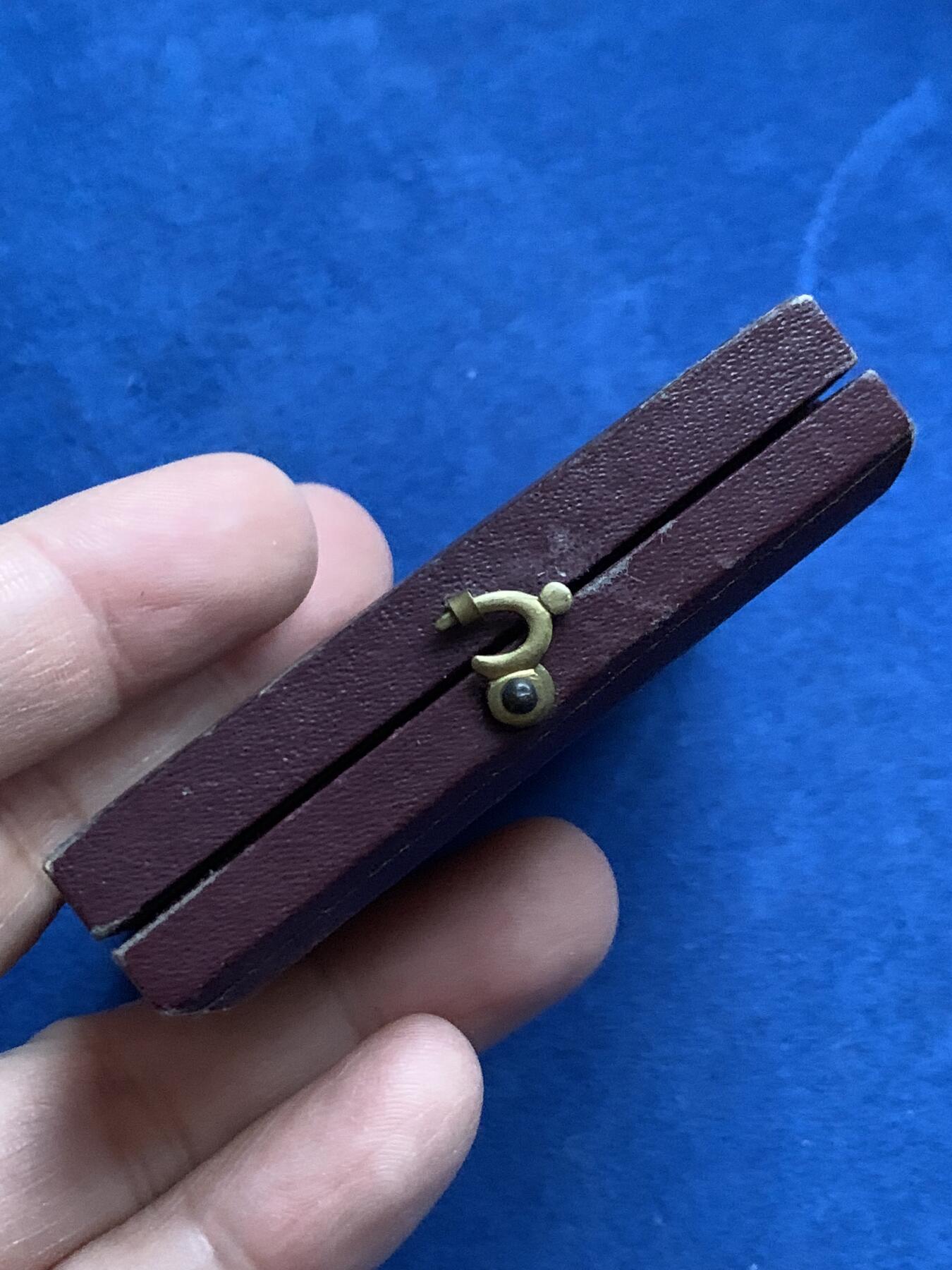 《竞宝斋》第444场 周日，周一，2场连拍 （全场包邮） 法国1939年塞奎纳资本化50周年纪念铜章 59.2克 49.5mm 三角铜标 带盒