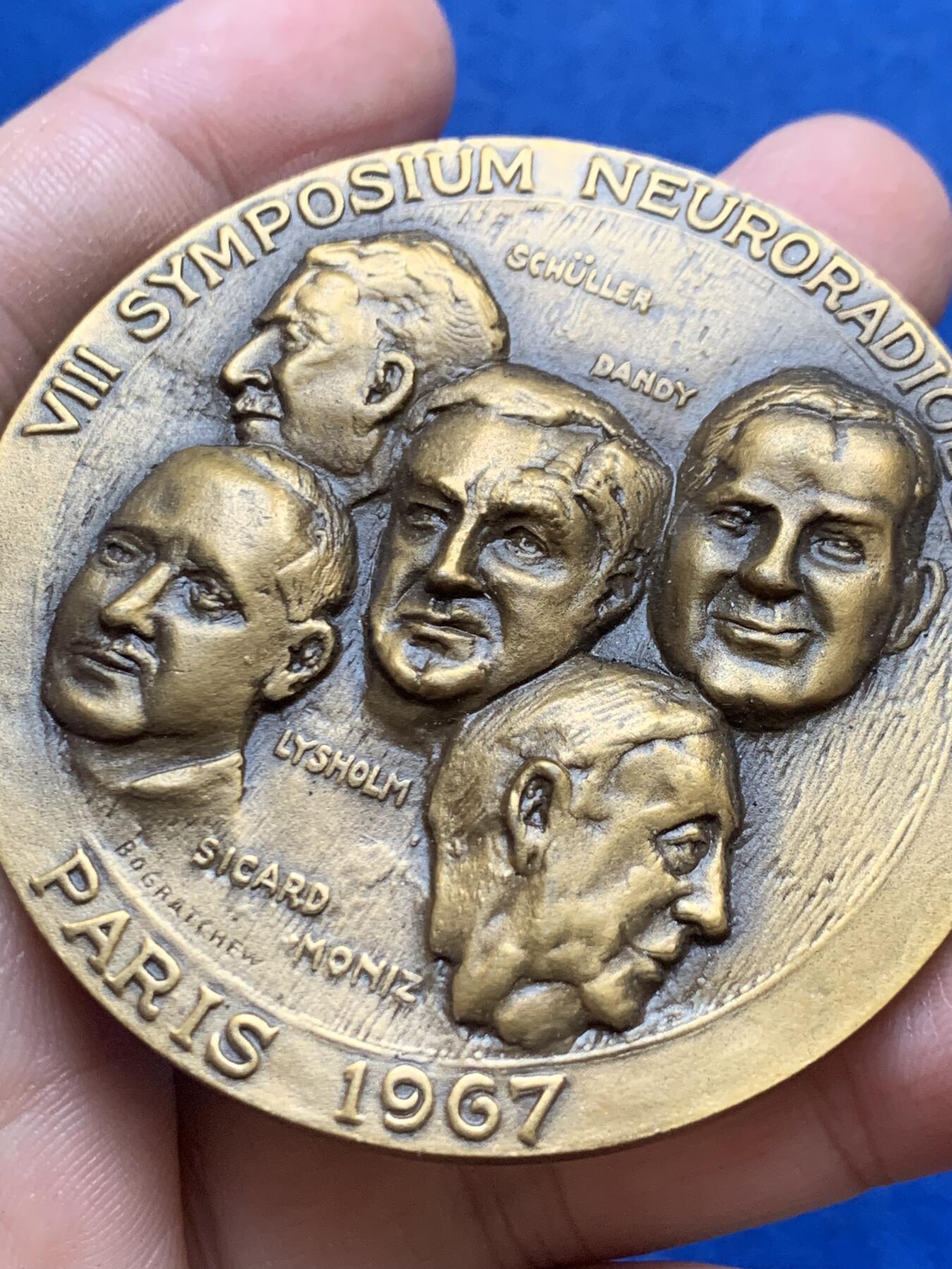 《竞宝斋》第444场 周日，周一，2场连拍 （全场包邮） 法国巴黎1967年国际神经症状研究大会大铜章 直径58.5mm 重量91.1g 三角铜标边铭