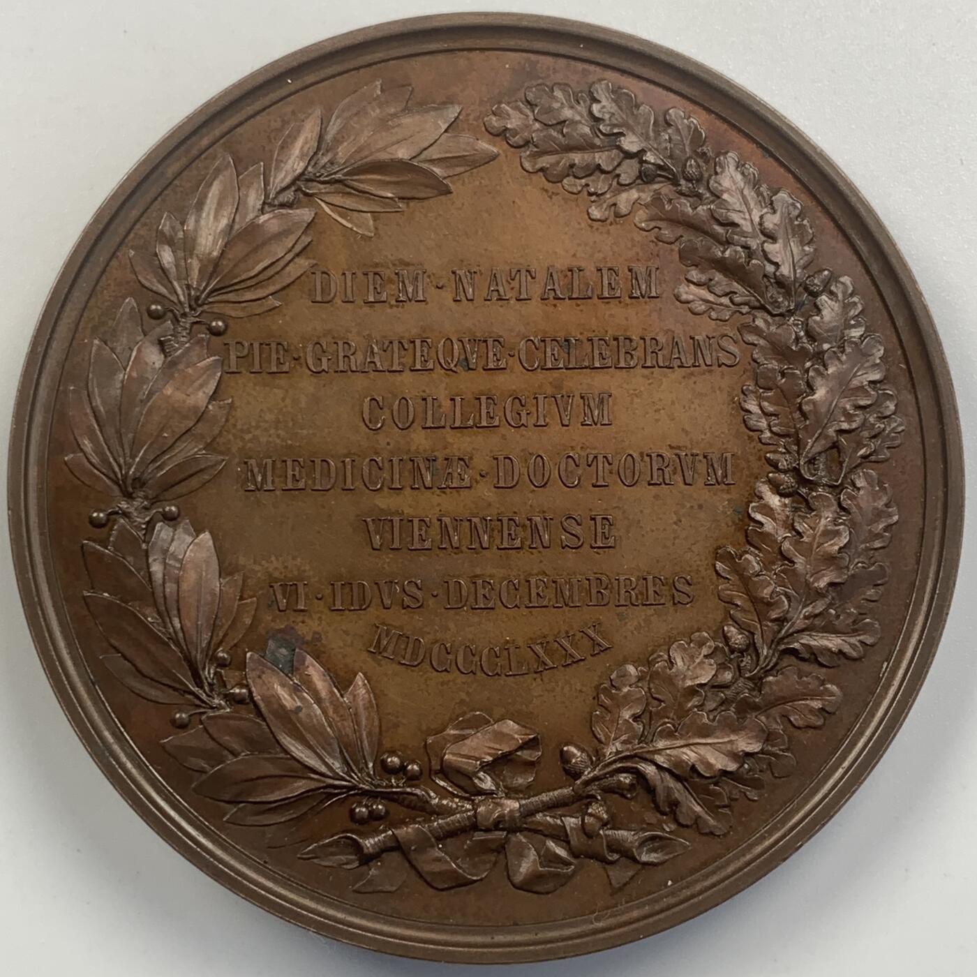 掌中浮雕-藏着的欧洲第044场 1880年奥地利维也纳生物教授HYRTL70岁寿辰纪念铜章，奥地利章牌大师安东•沙夫章（ A.Scharff）作品 , 64mm