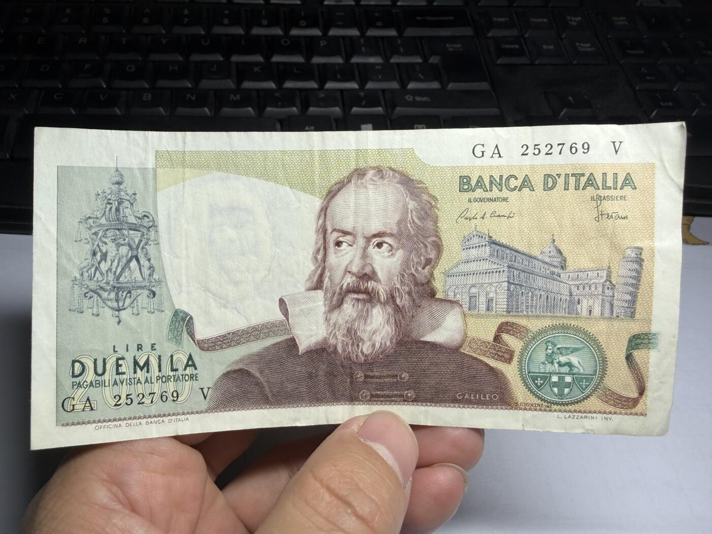 2025年集古藏今外币拍卖第十期-第10场—（总第290拍-纸币专场），本期拍完结算一次，发货时间2-3天，休息几天后继续新的一期拍卖。 1973年意大利2000里拉